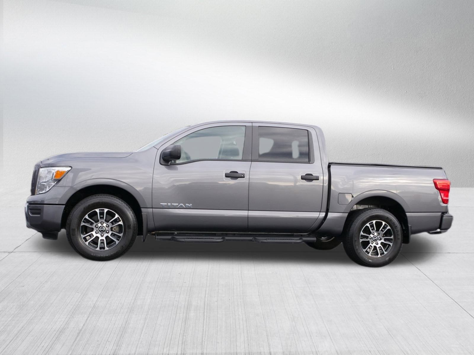 2023 Nissan Titan SV