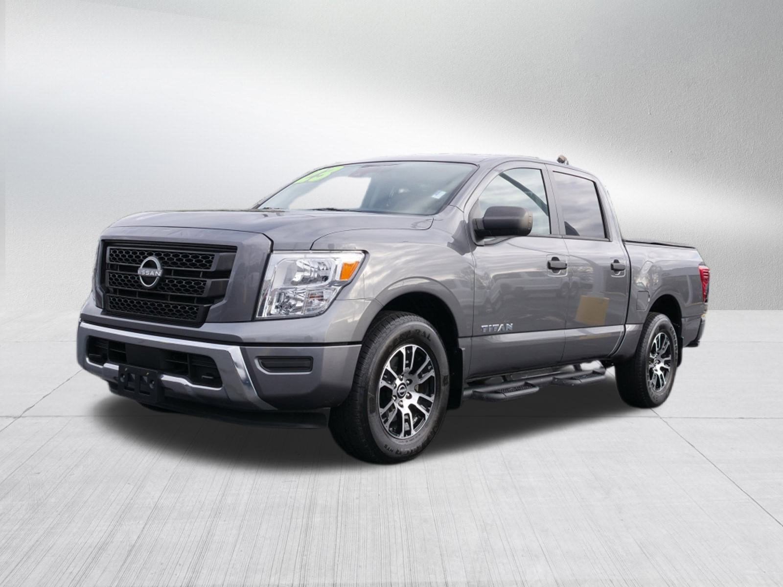 2023 Nissan Titan SV