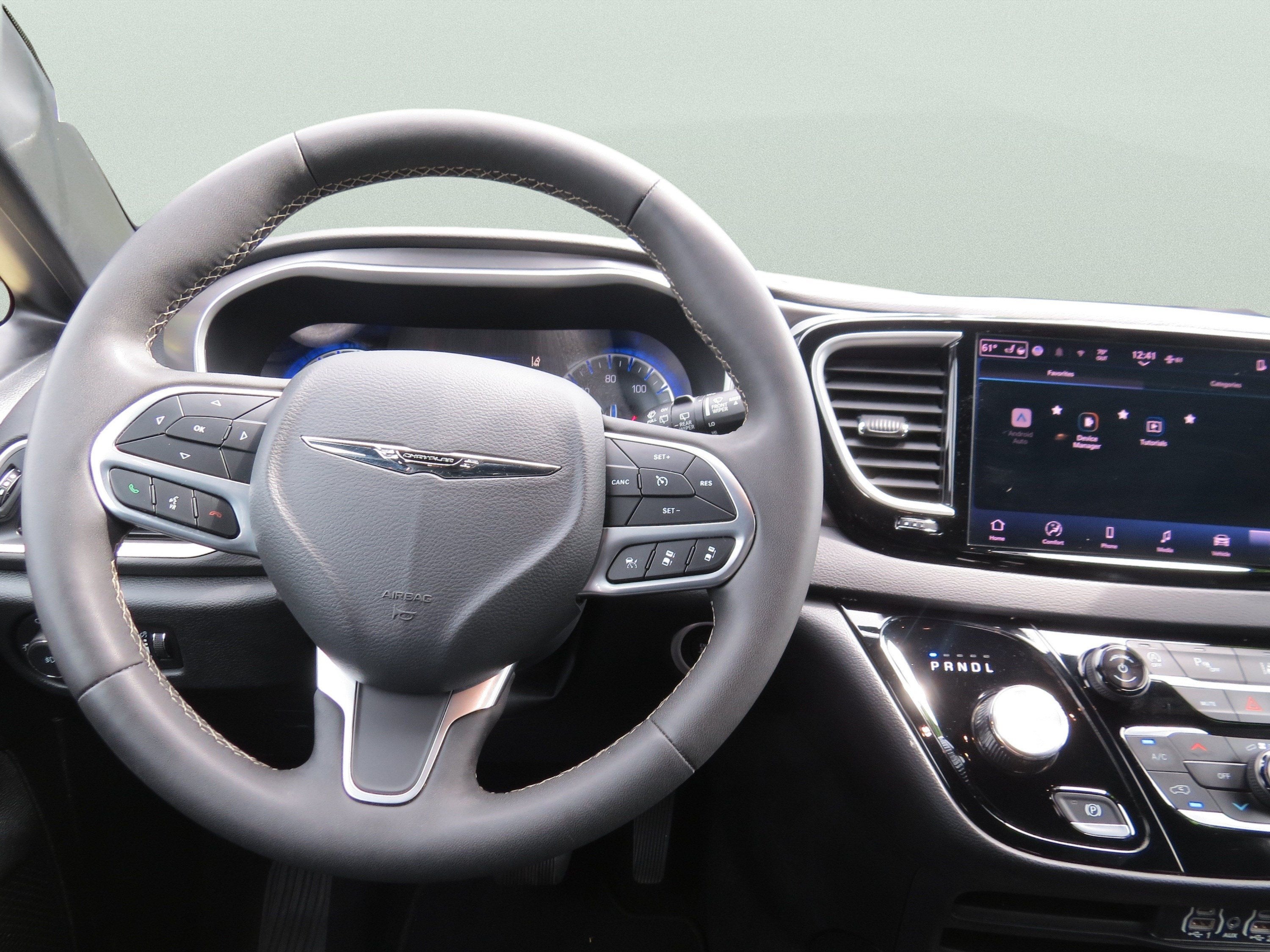 2025 Chrysler Pacifica Select
