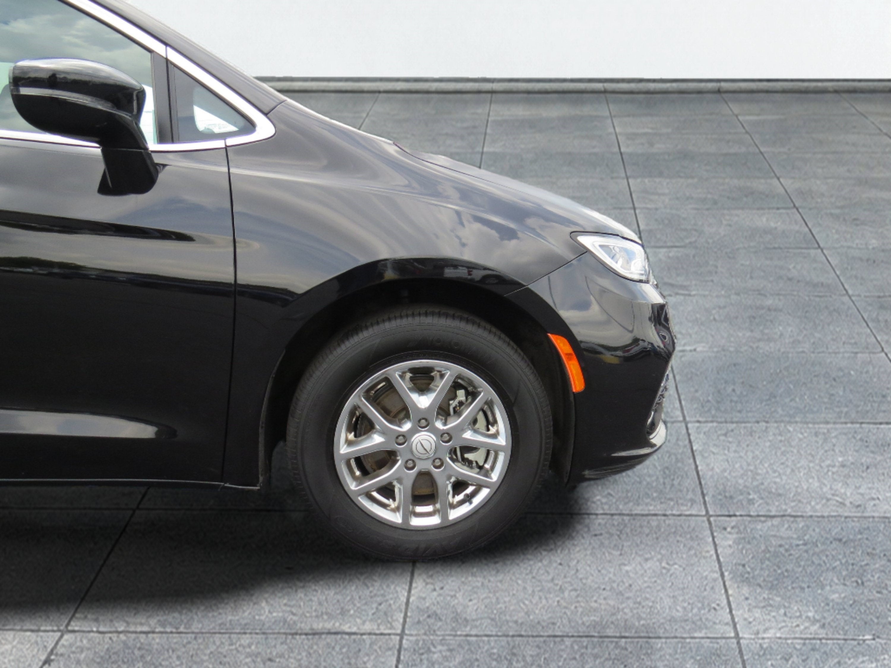 2025 Chrysler Pacifica Select