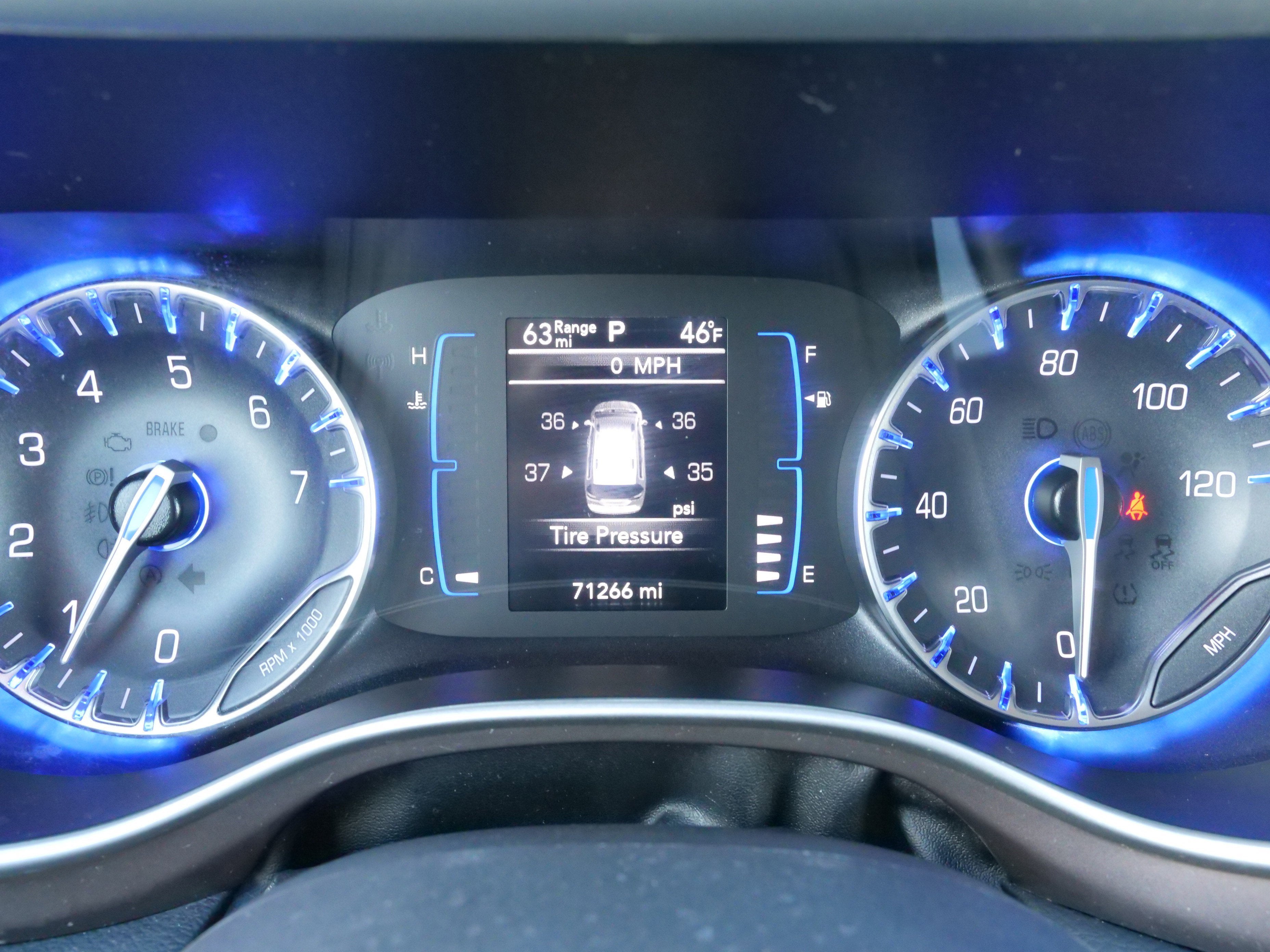 2023 Chrysler Voyager LX