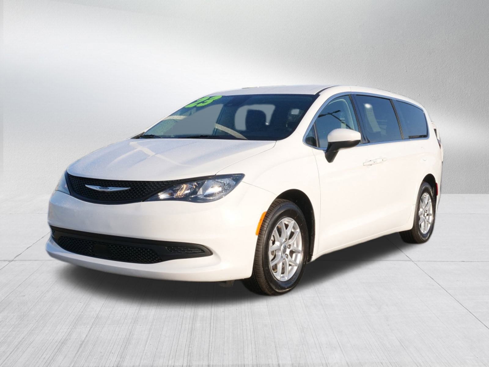 2023 Chrysler Voyager LX