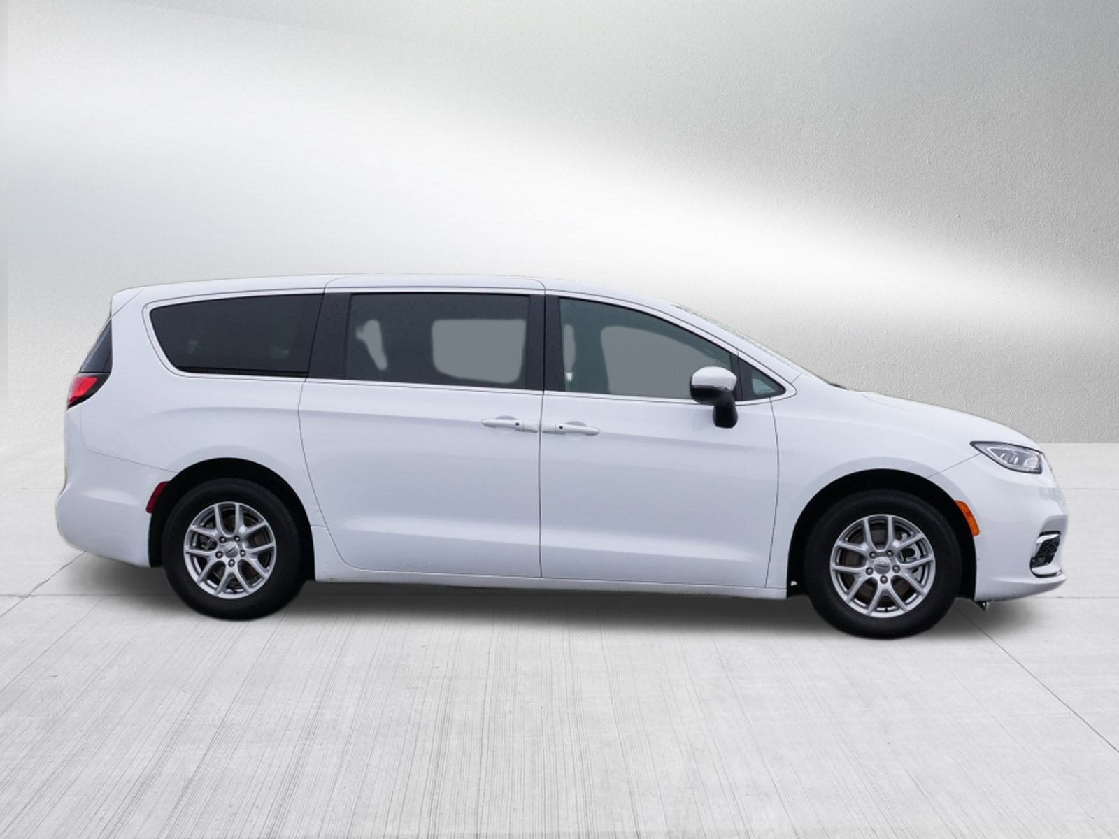 2023 Chrysler Pacifica Touring