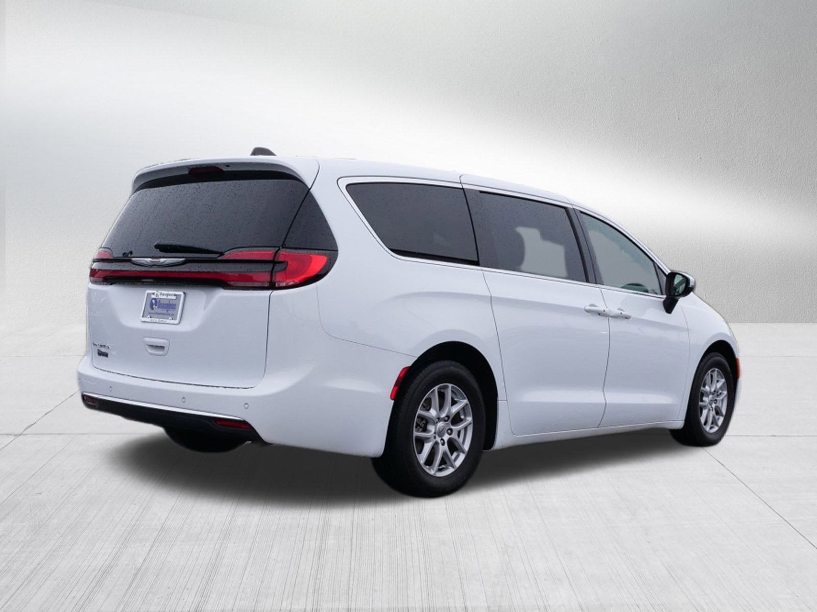 2023 Chrysler Pacifica Touring