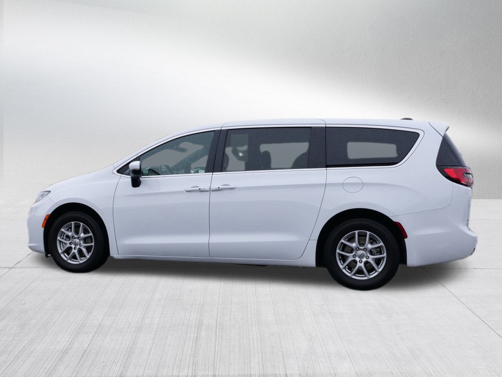2023 Chrysler Pacifica Touring