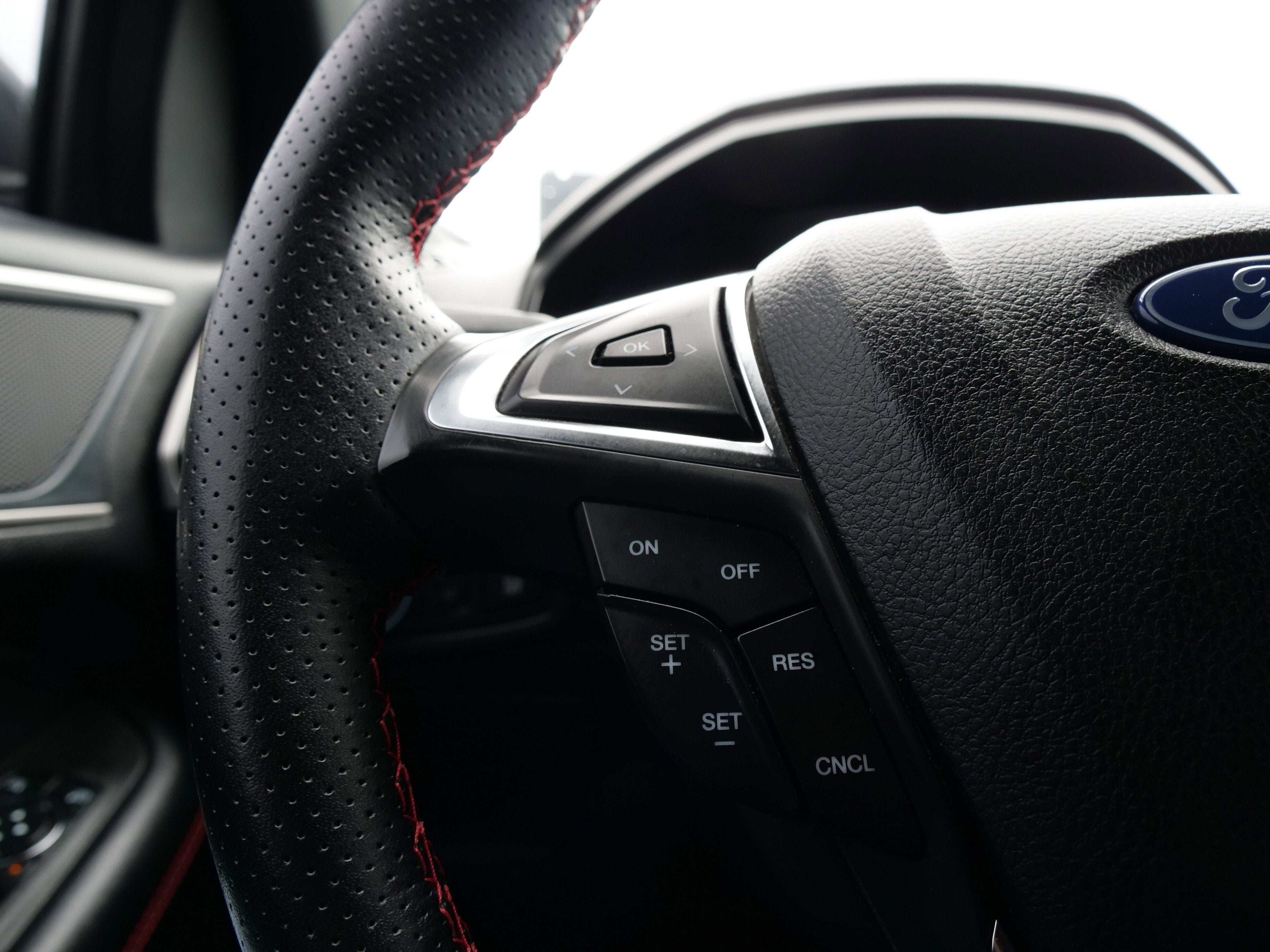 2023 Ford Edge Base