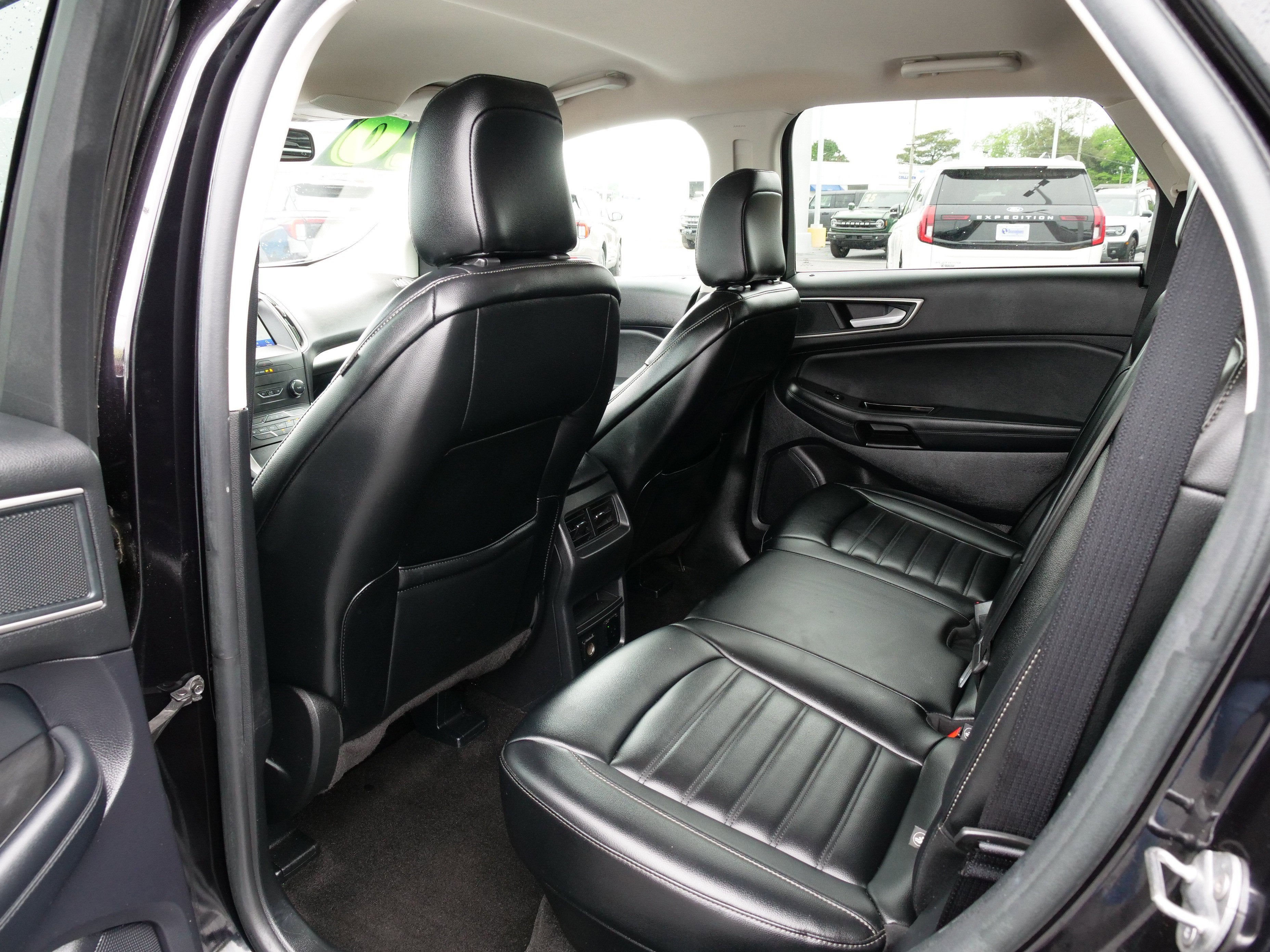 2020 Ford Edge Base