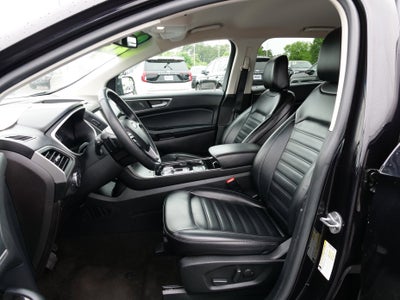 2020 Ford Edge Base