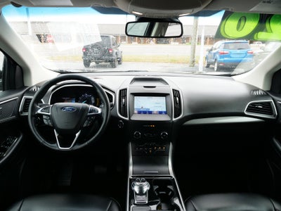 2020 Ford Edge Base