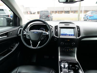 2020 Ford Edge Base