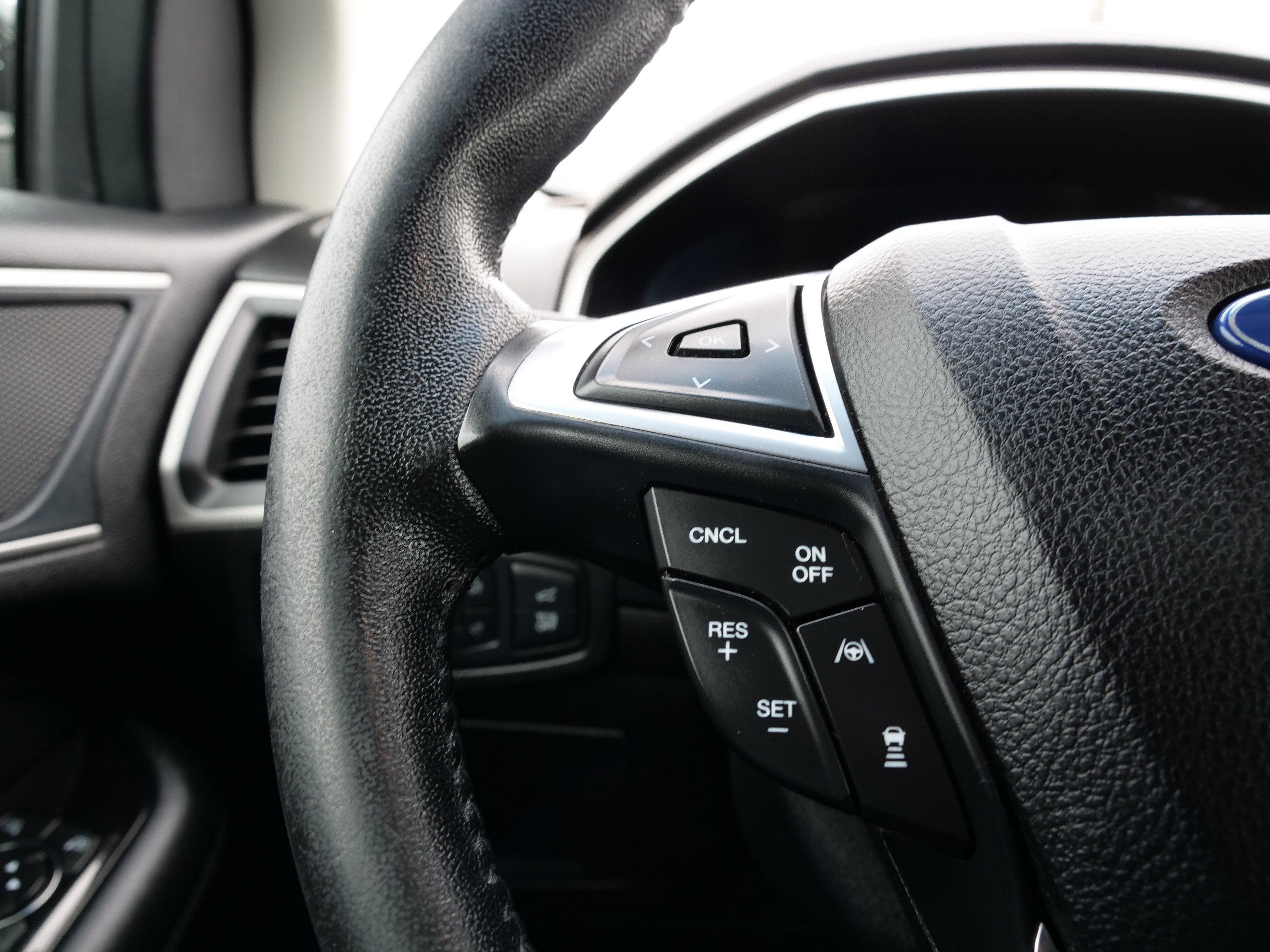 2020 Ford Edge Base