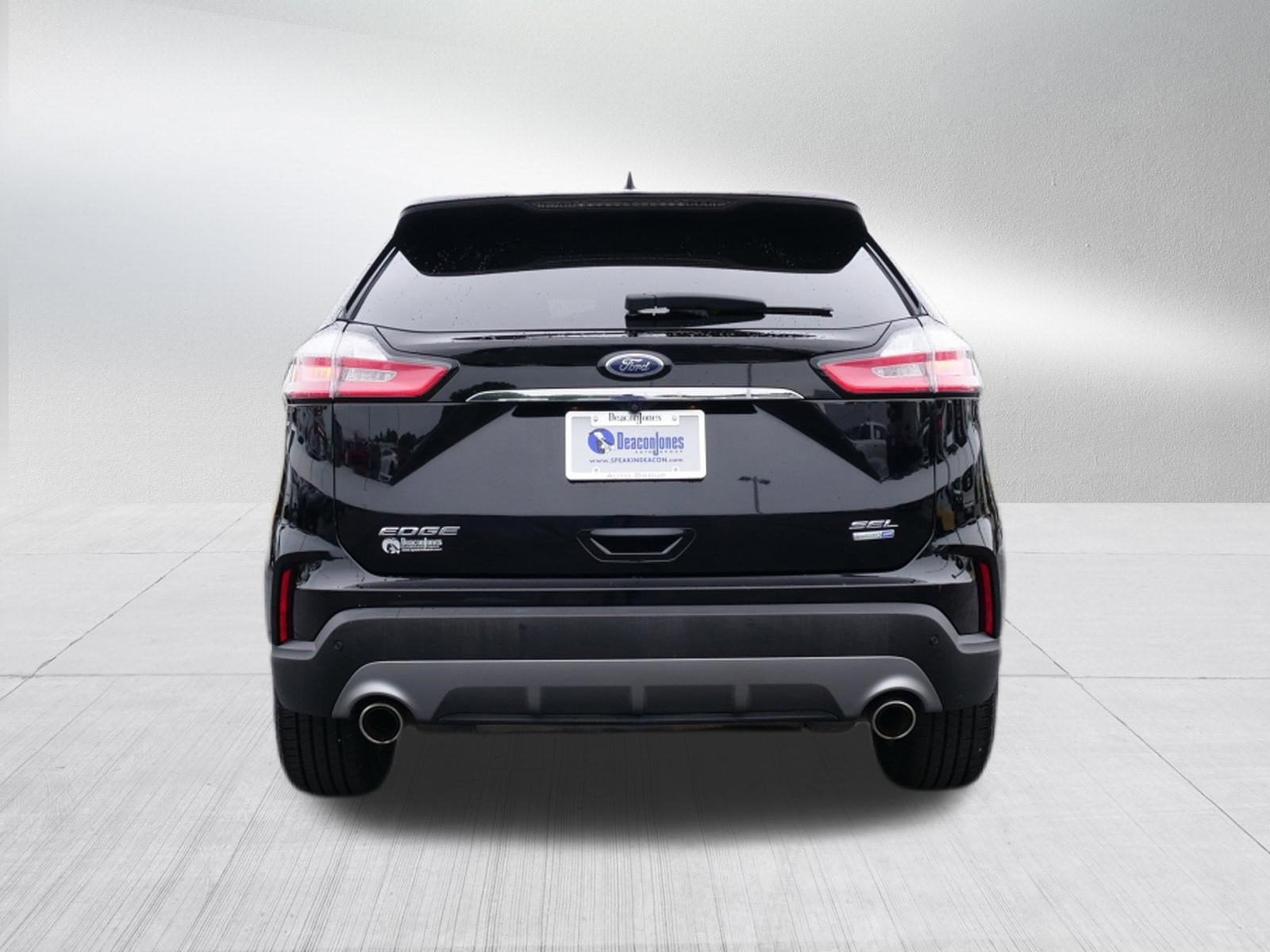2020 Ford Edge Base