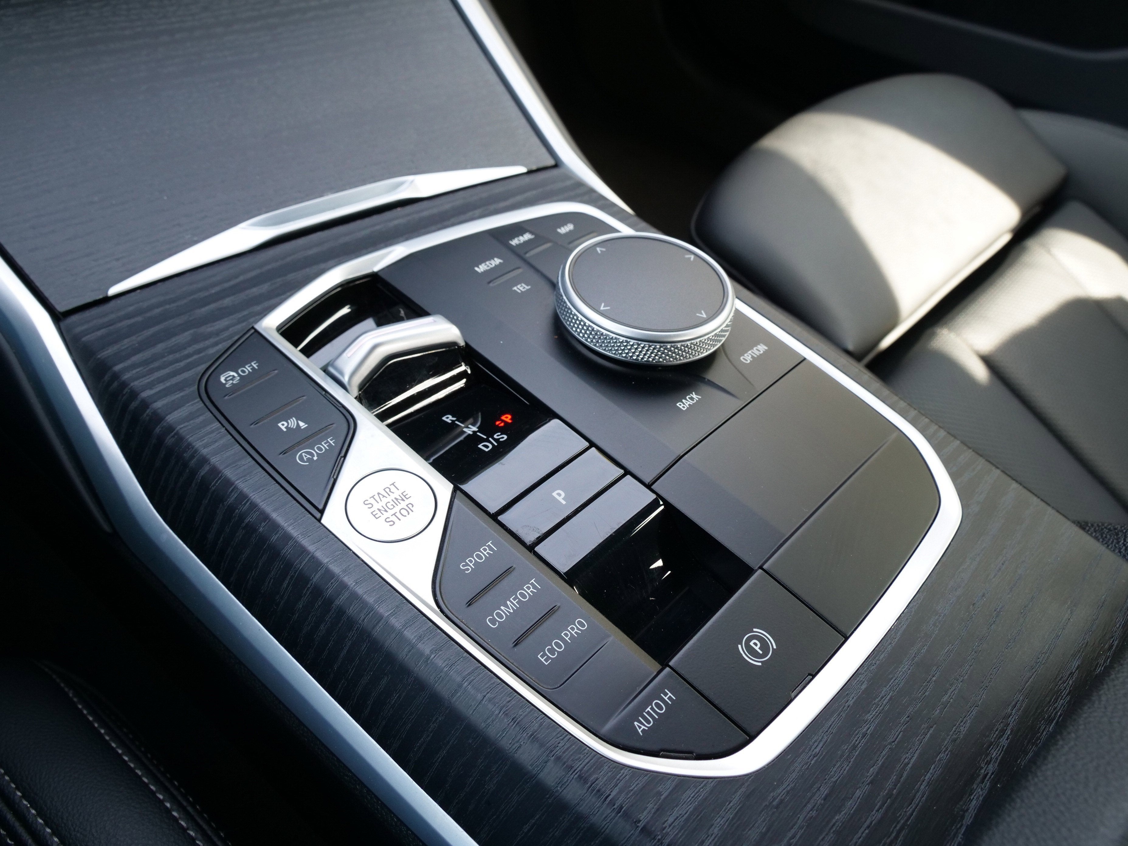 2025 BMW 3 Series 330i