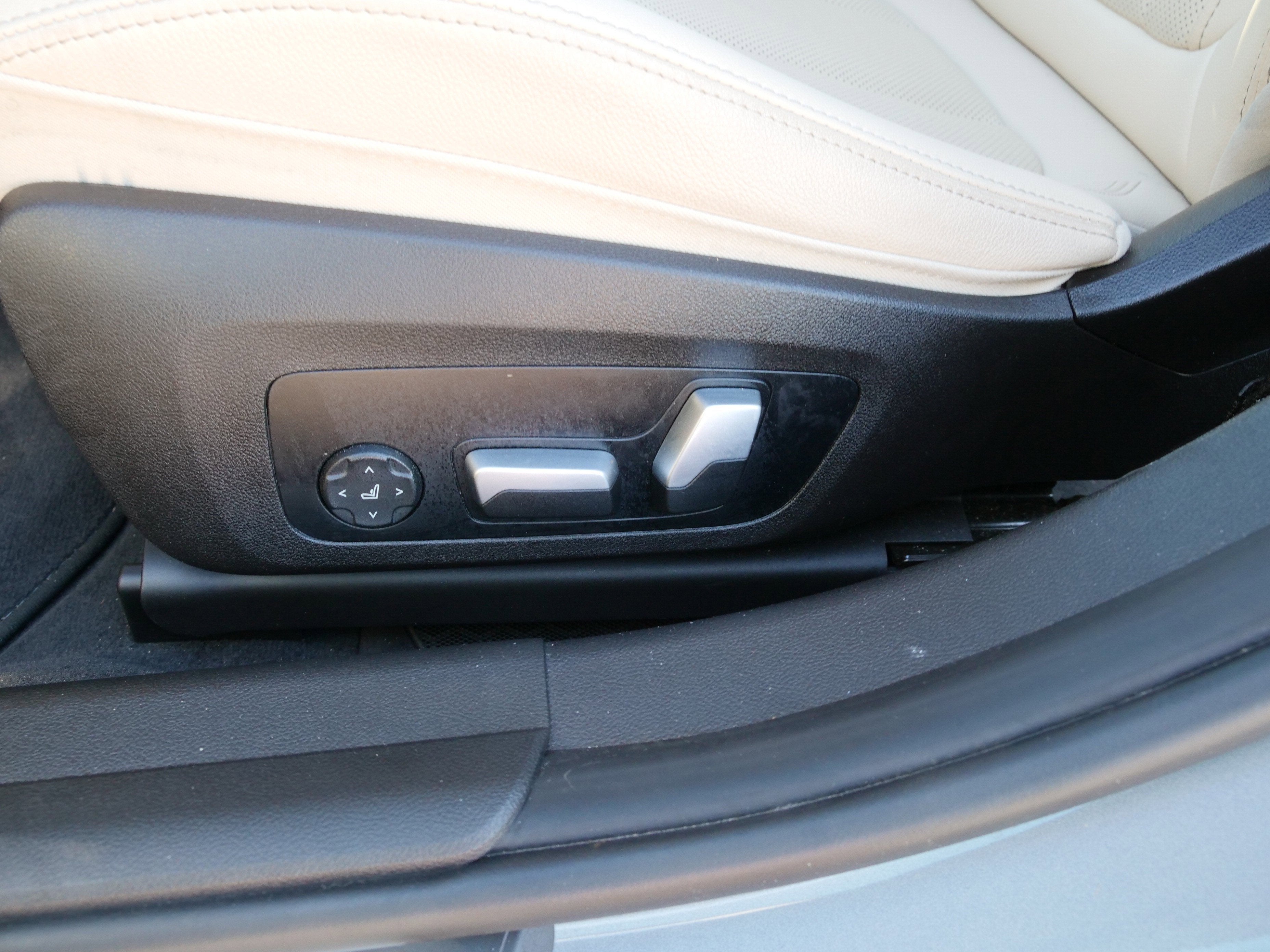 2023 BMW 3 Series 330i