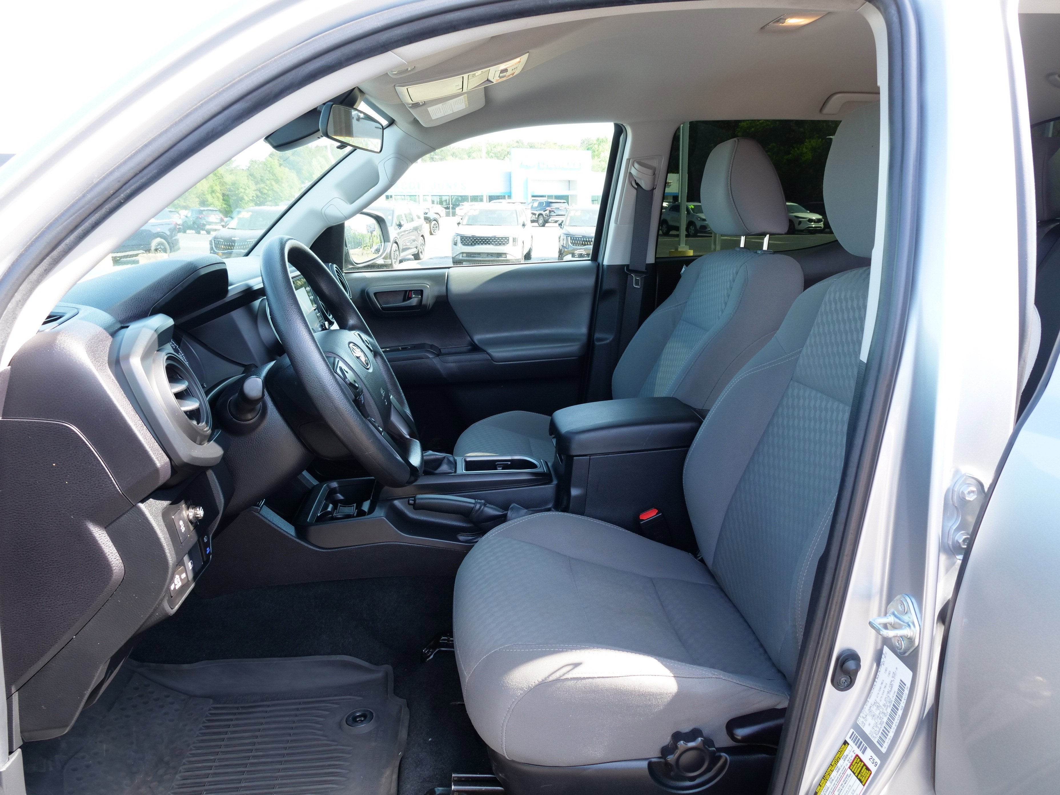 2022 Toyota Tacoma 4WD SR
