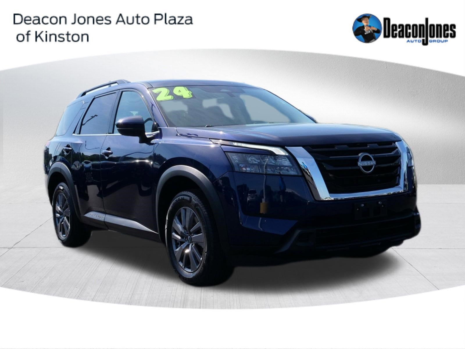 2024 Nissan Pathfinder SV