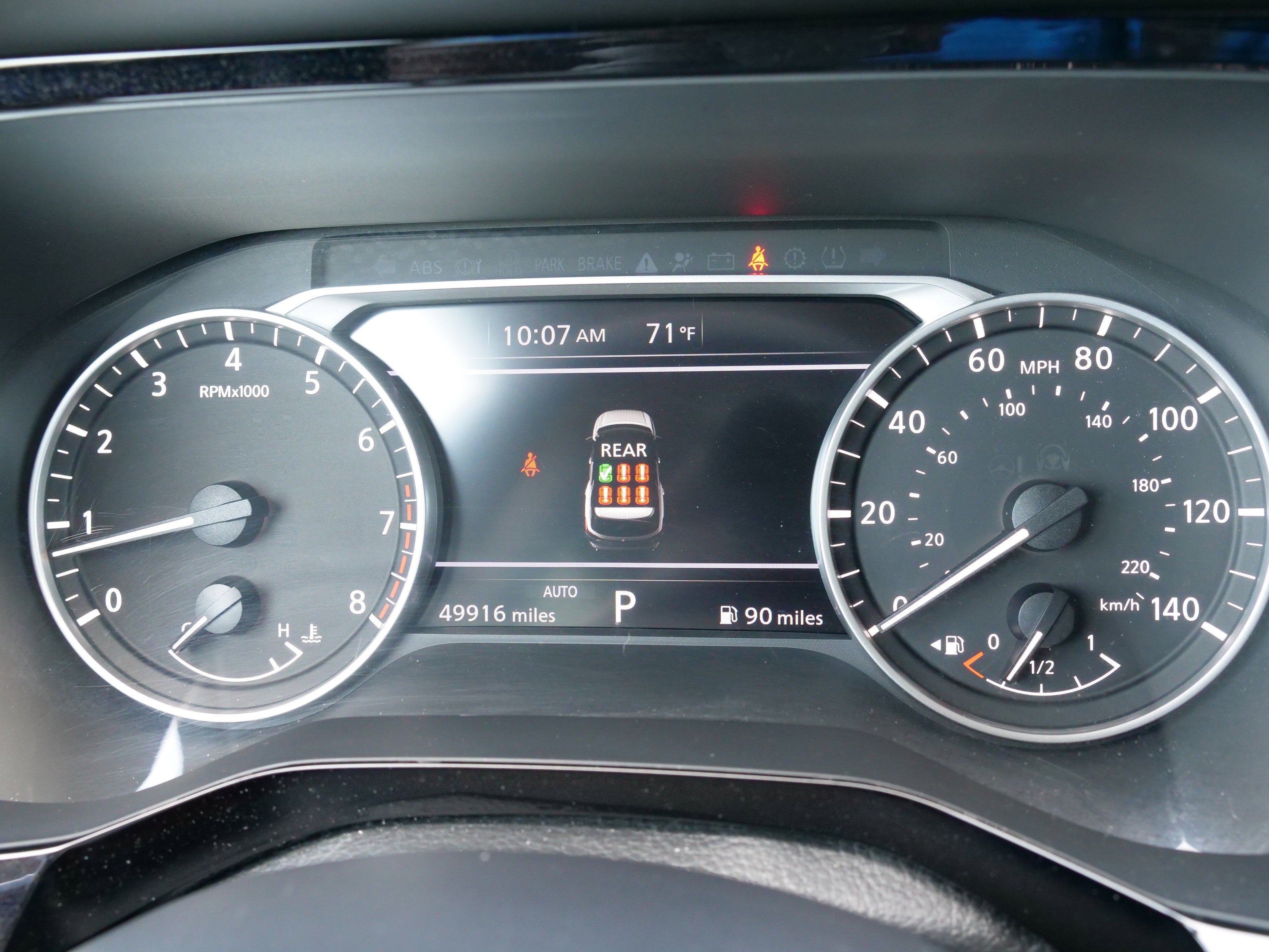2024 Nissan Pathfinder SV