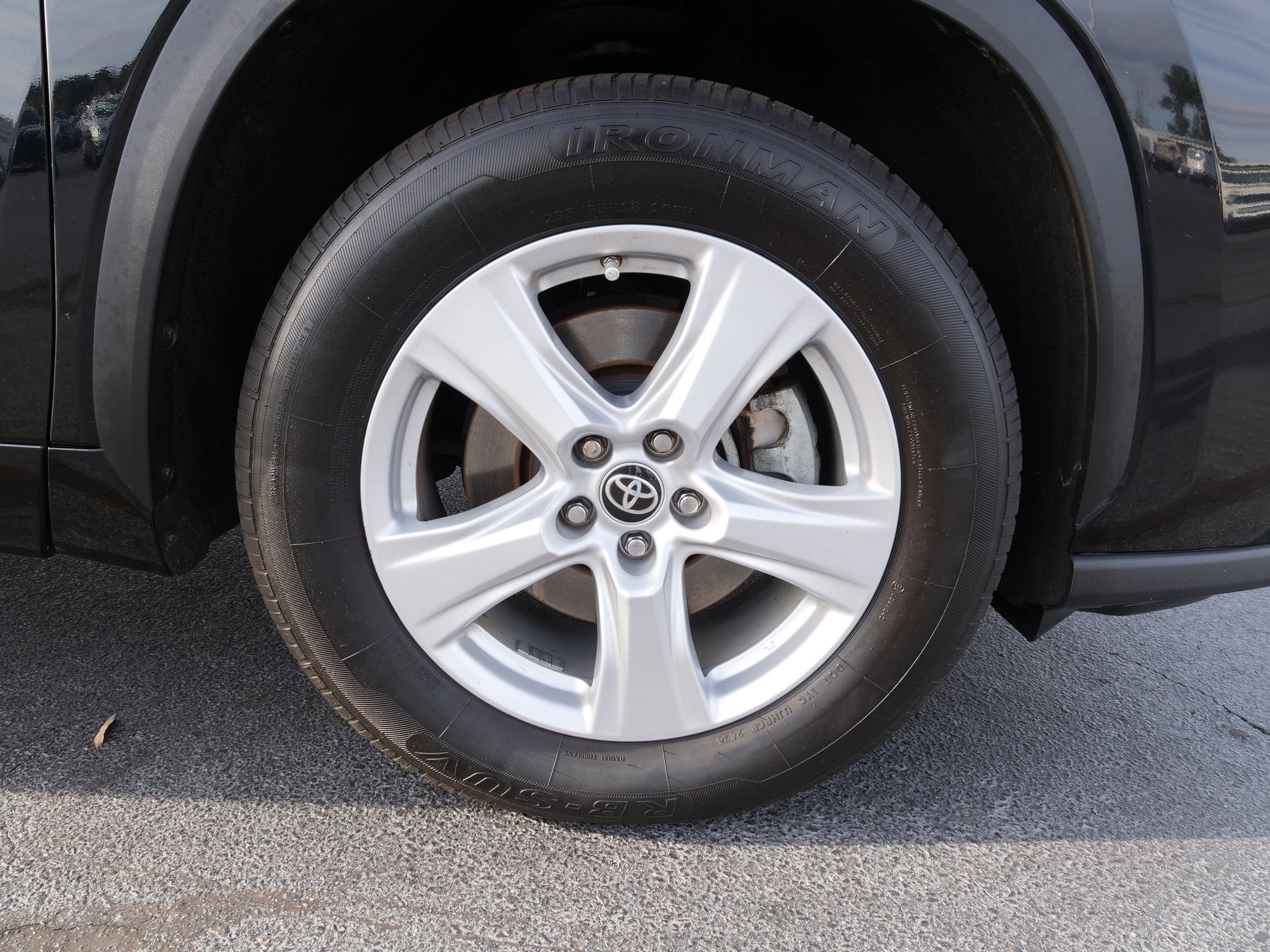 2023 Toyota Highlander Base