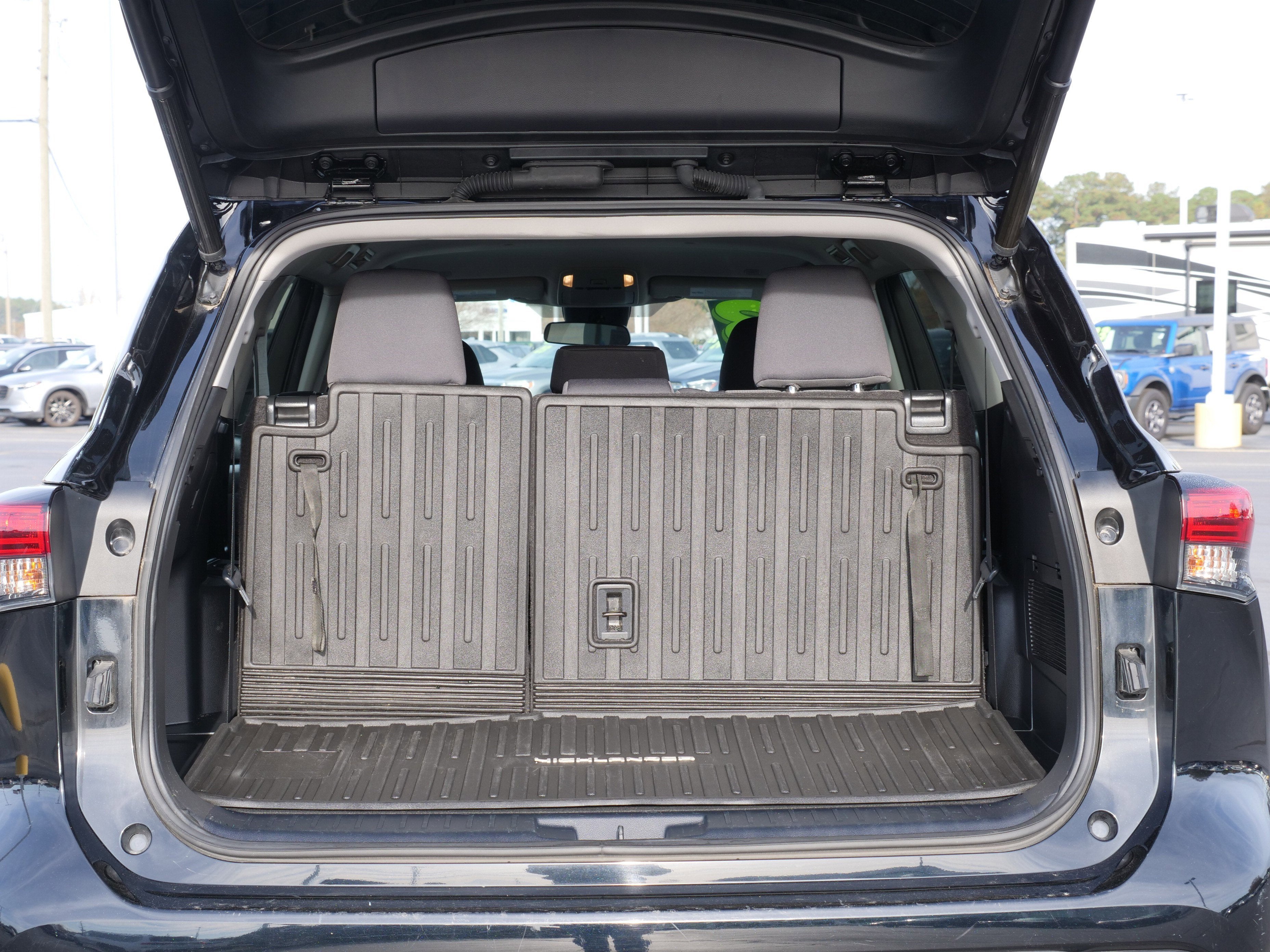 2023 Toyota Highlander Base