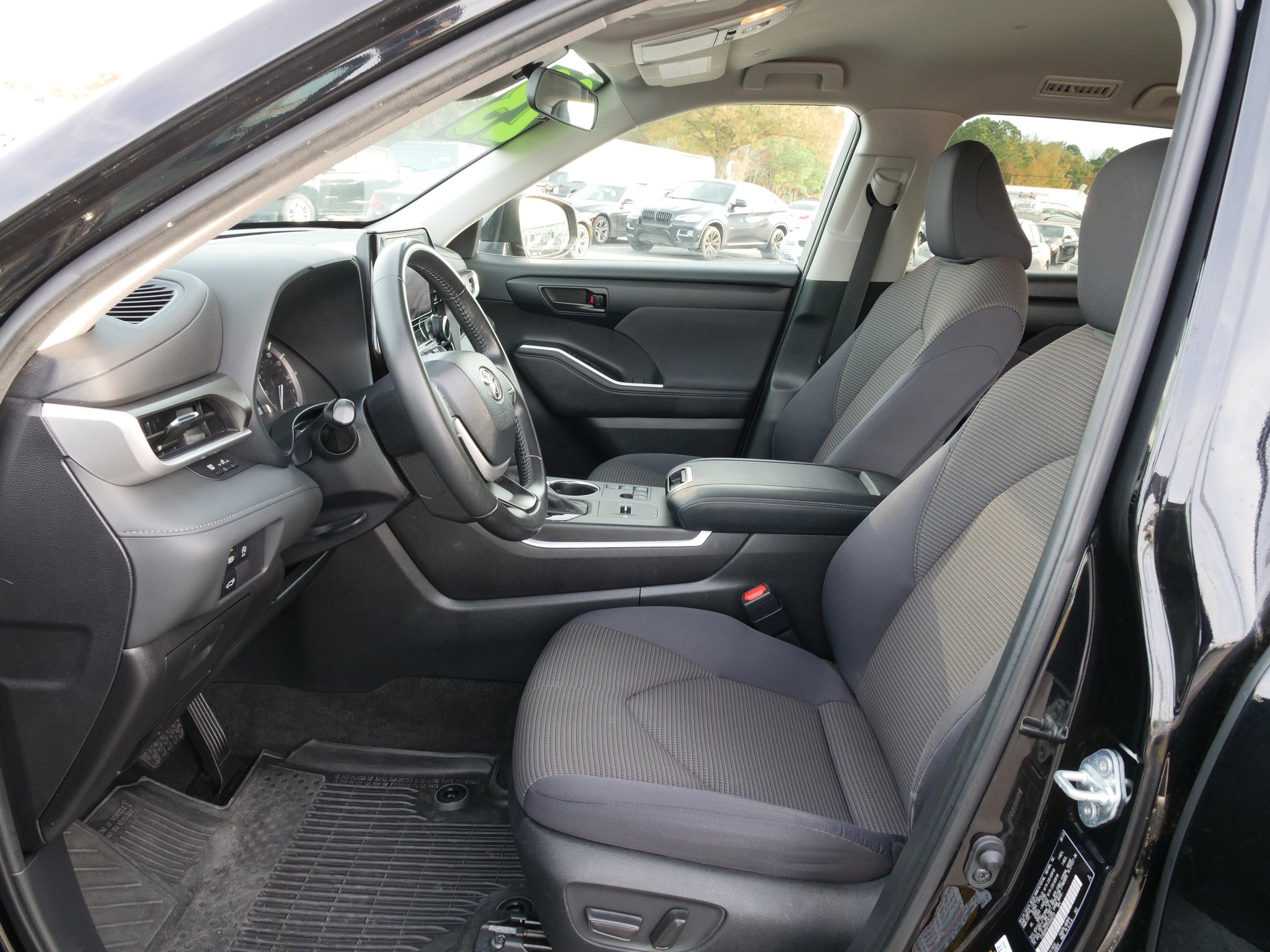 2023 Toyota Highlander Base