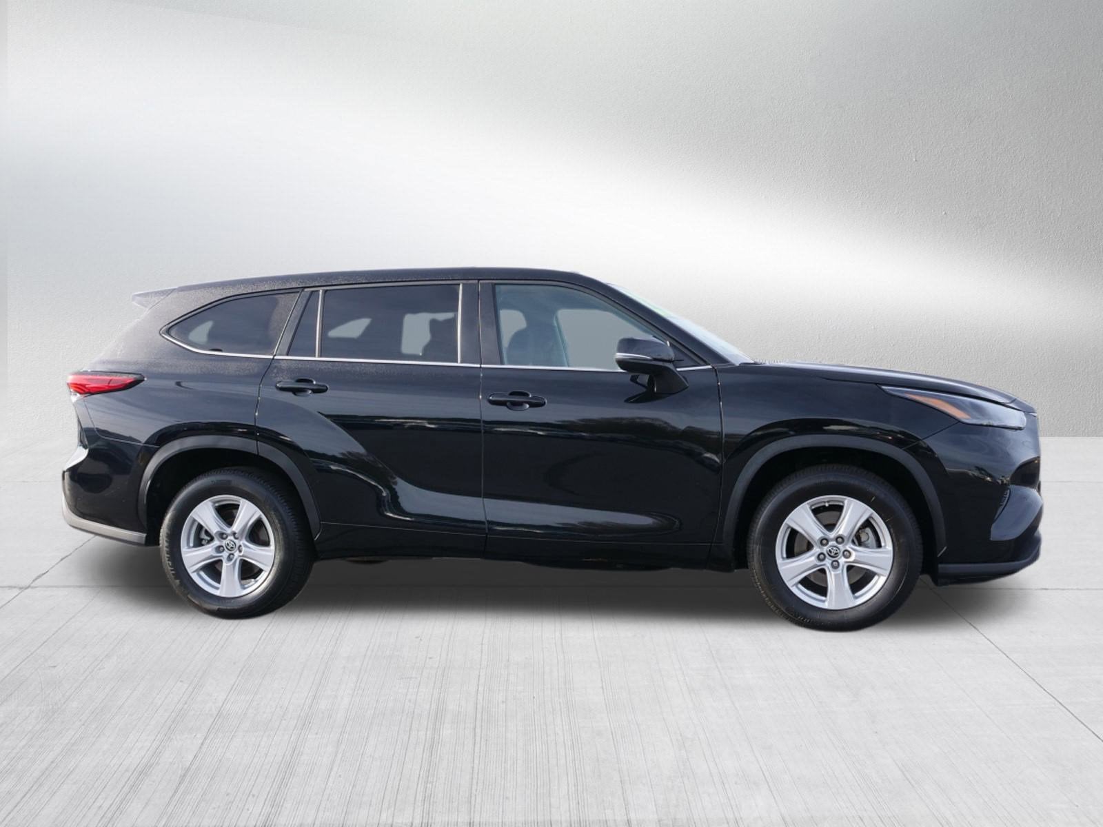 2023 Toyota Highlander Base