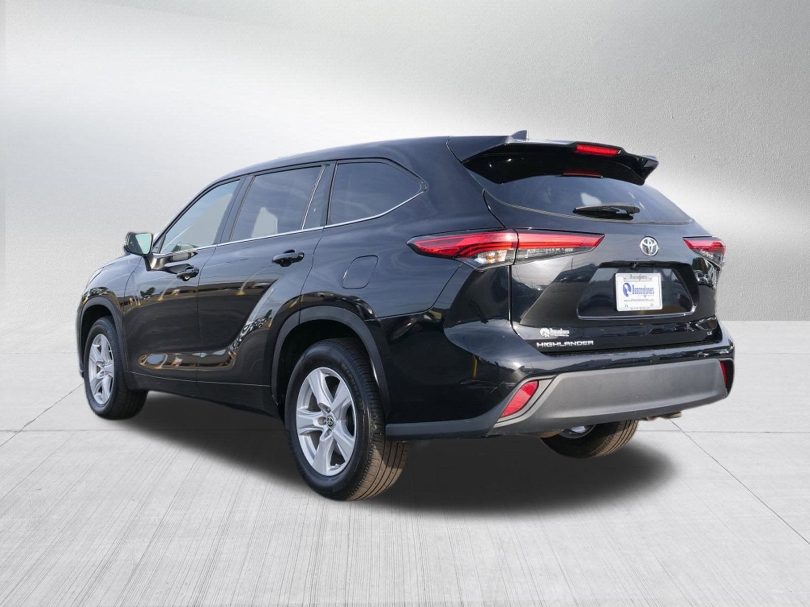 2023 Toyota Highlander Base