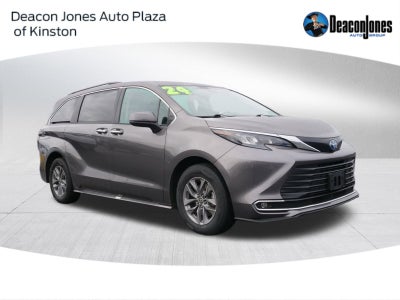 2024 Toyota Sienna XLE