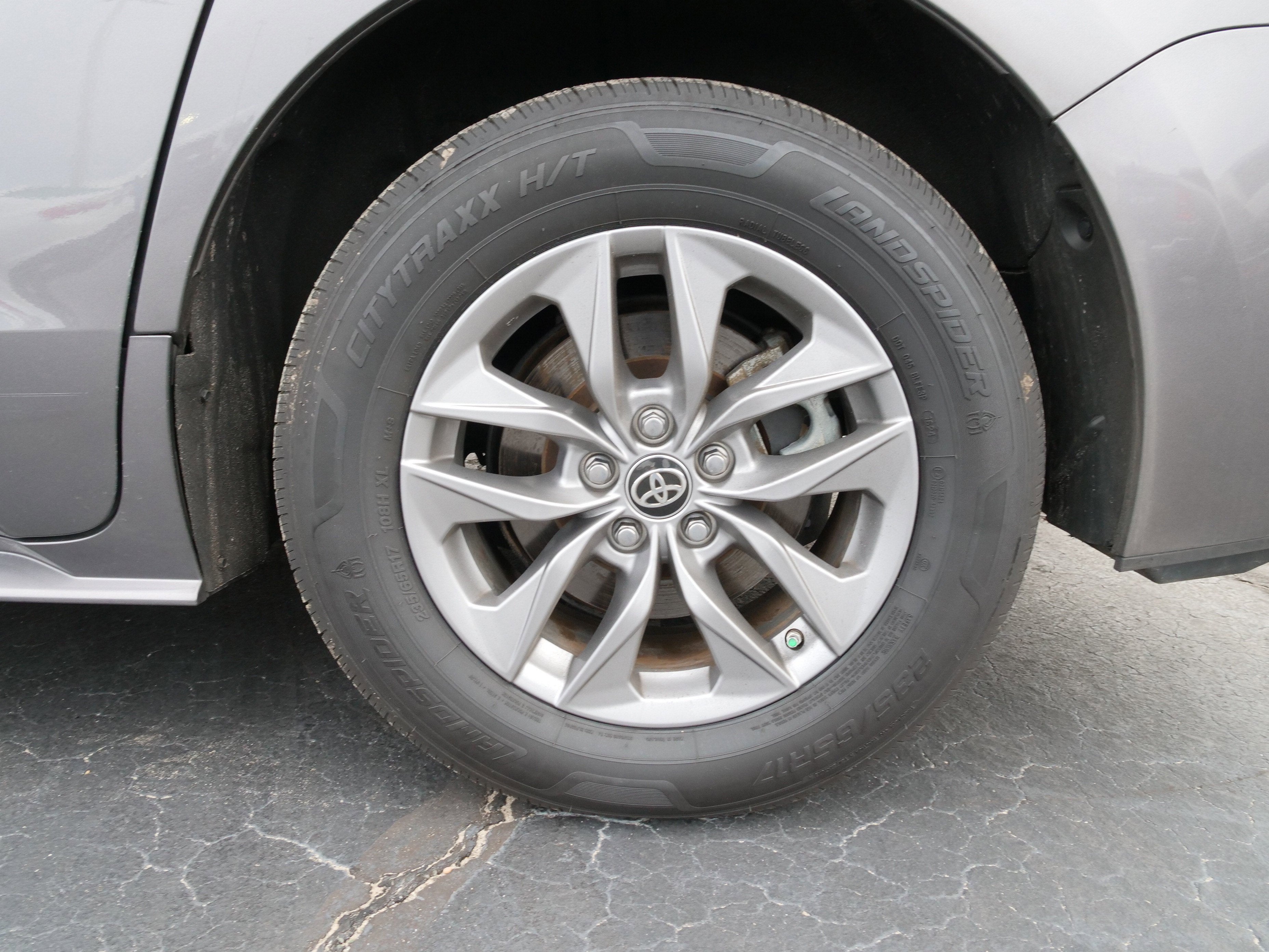 2024 Toyota Sienna XLE