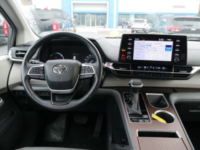 2024 Toyota Sienna XLE