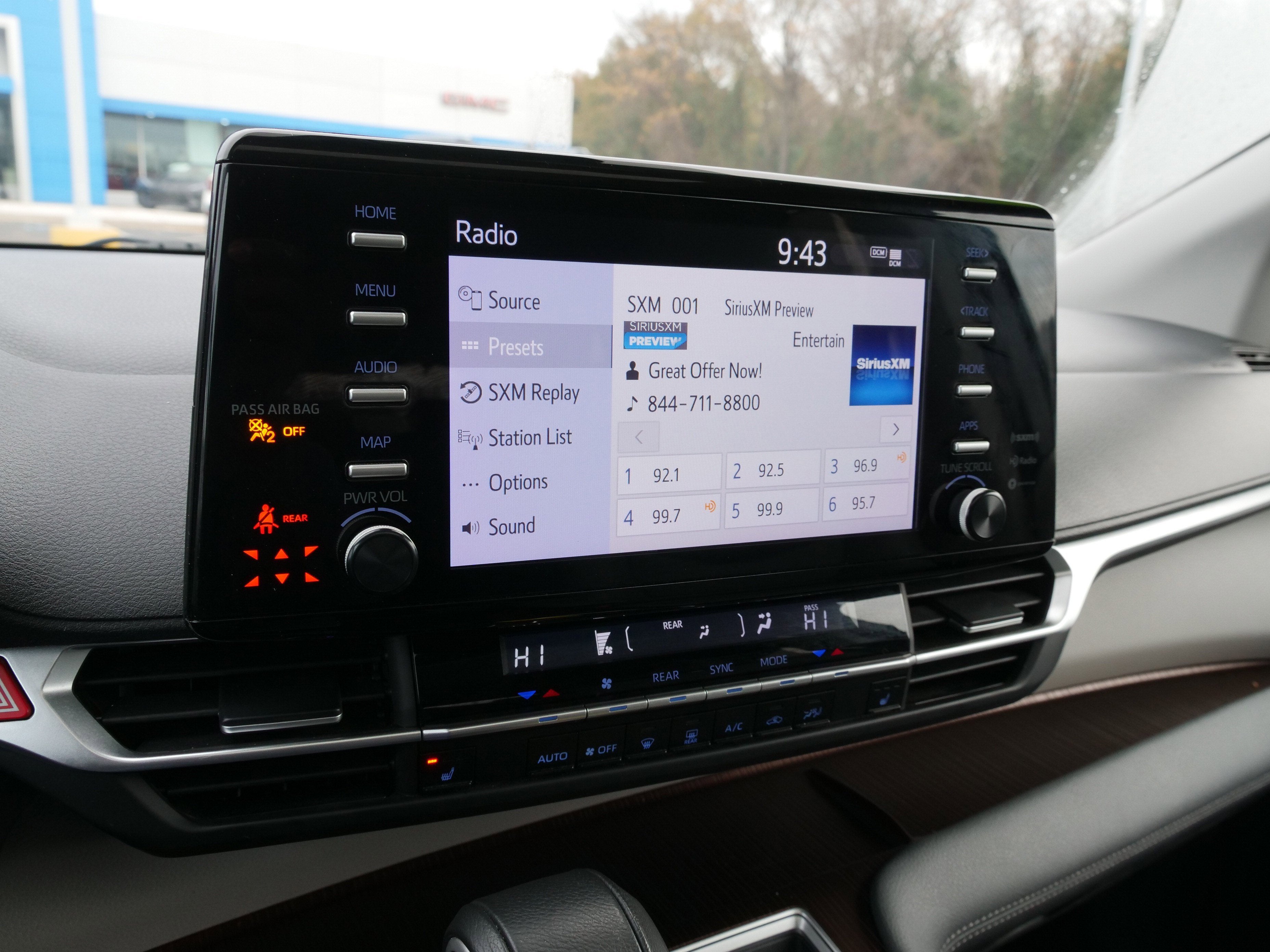 2024 Toyota Sienna XLE