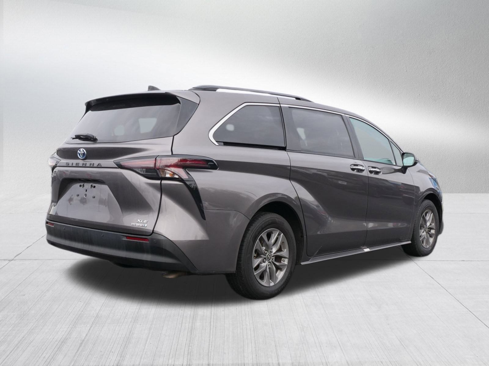 2024 Toyota Sienna XLE