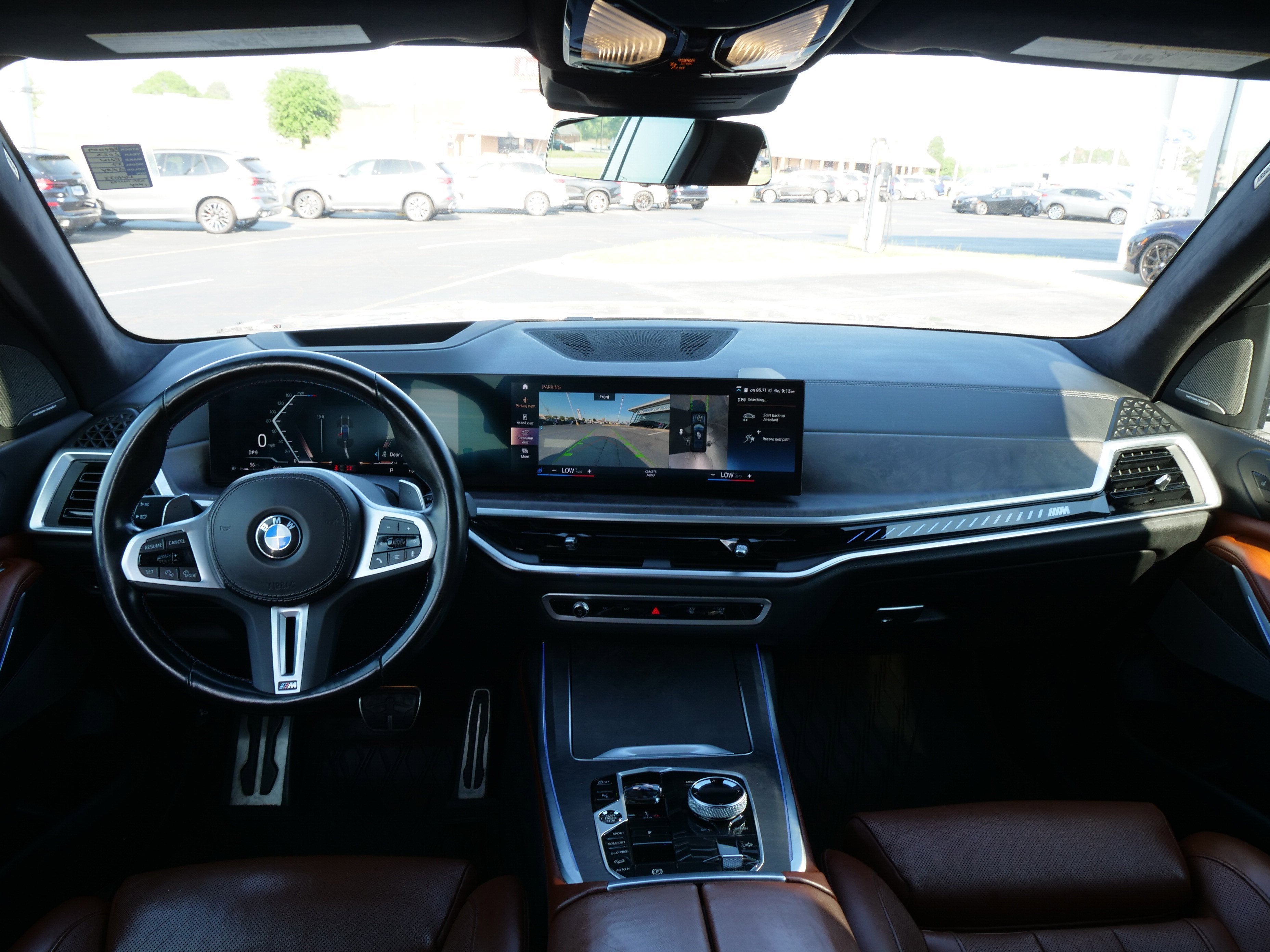 2023 BMW X7 M60i