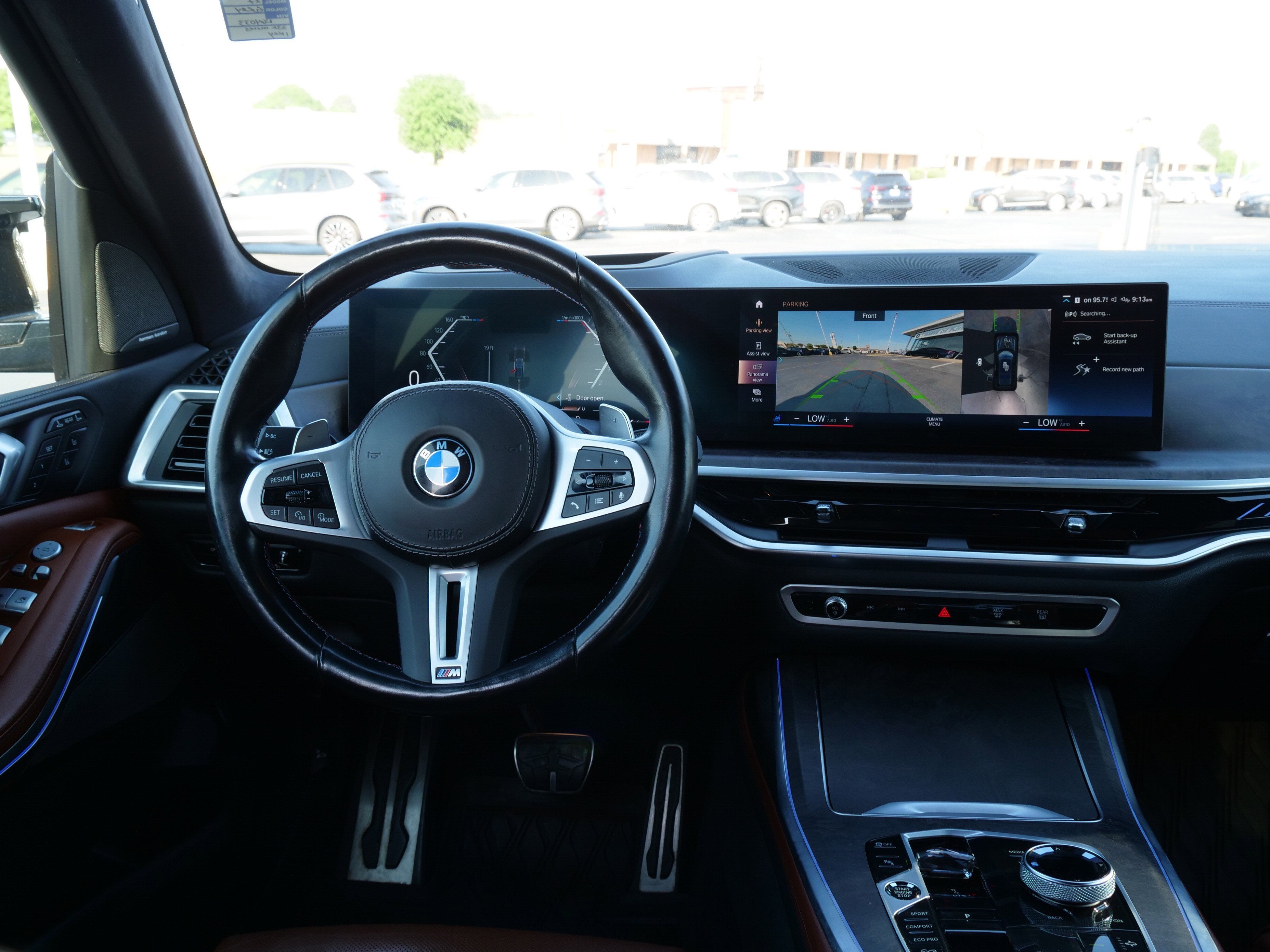 2023 BMW X7 M60i