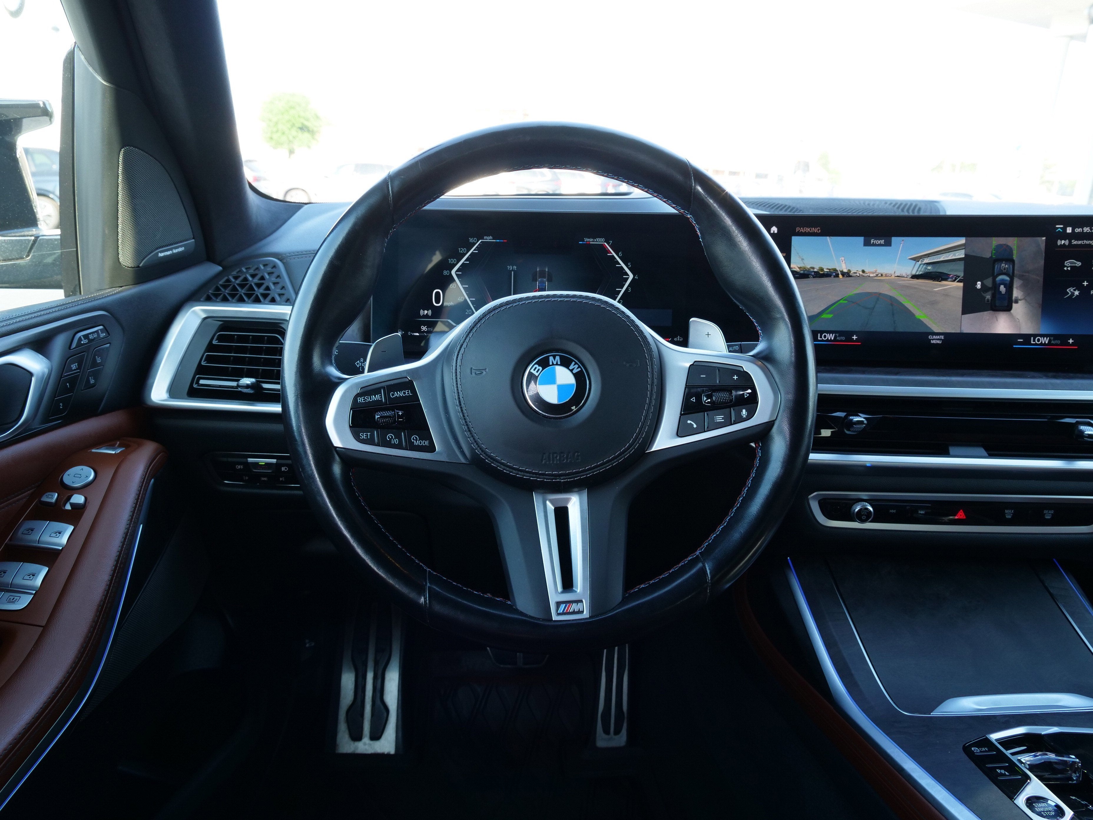 2023 BMW X7 M60i
