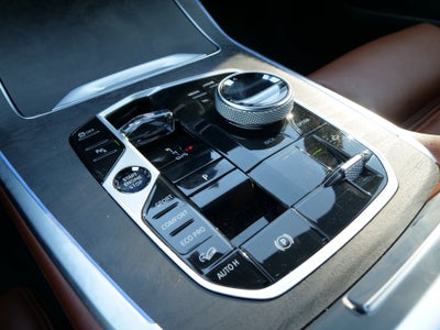 2023 BMW X7 M60i