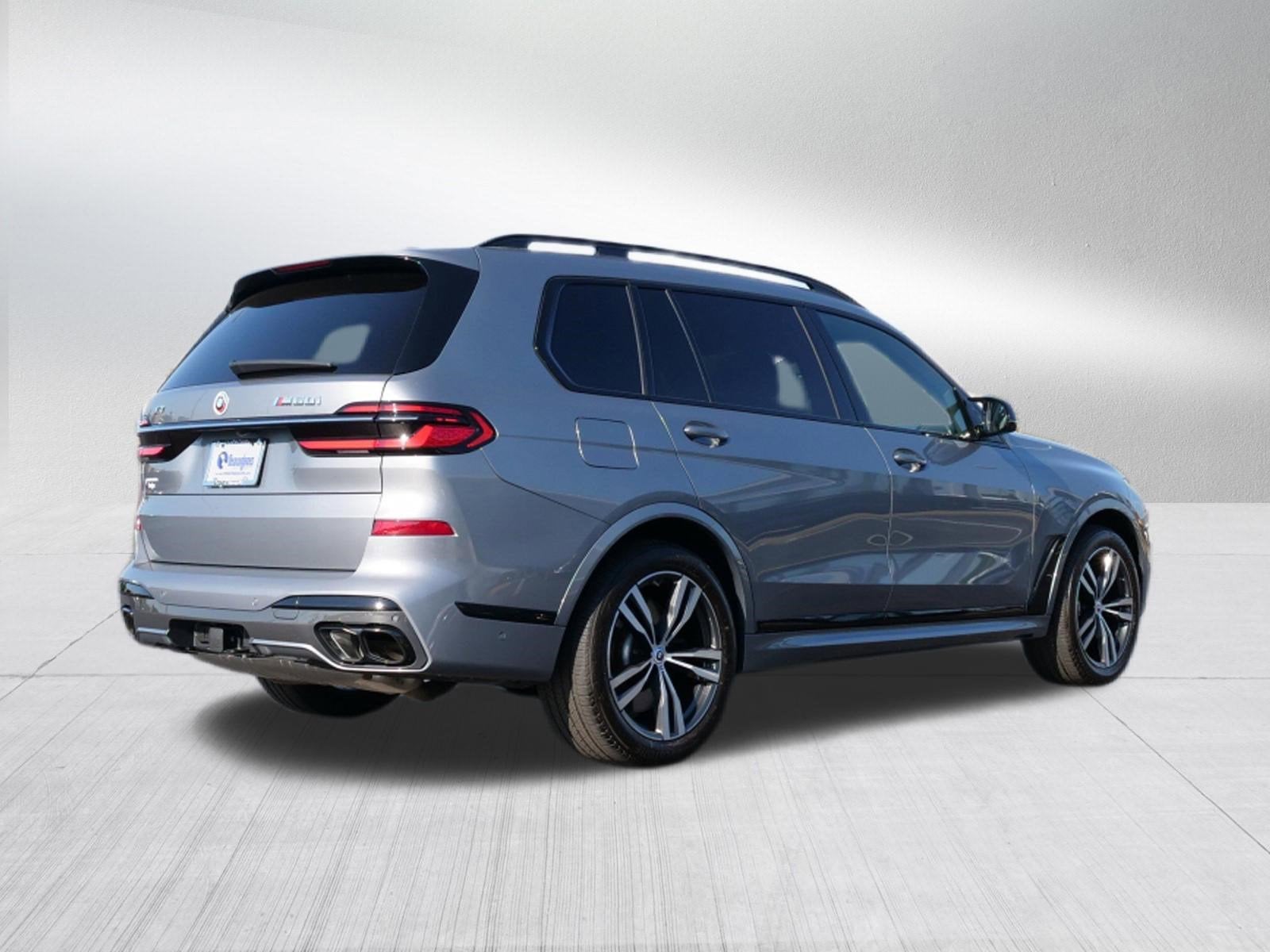 2023 BMW X7 M60i