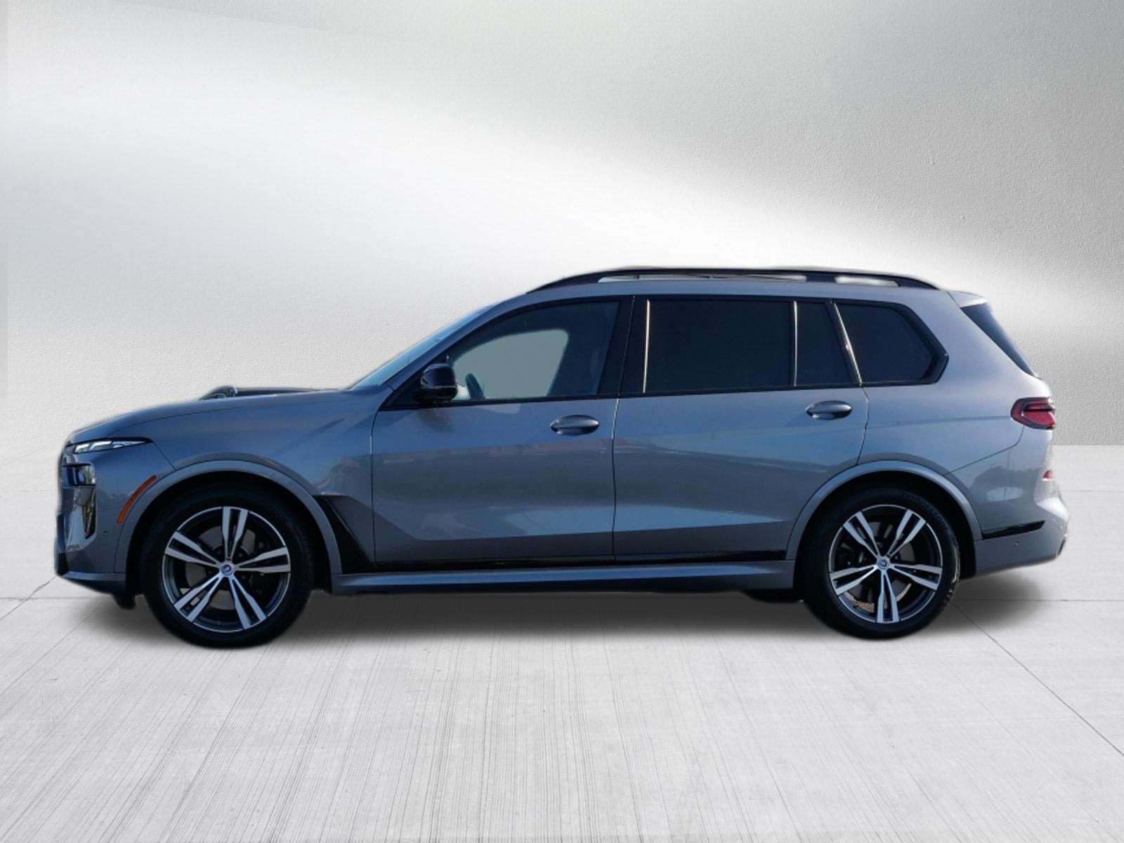 2023 BMW X7 M60i
