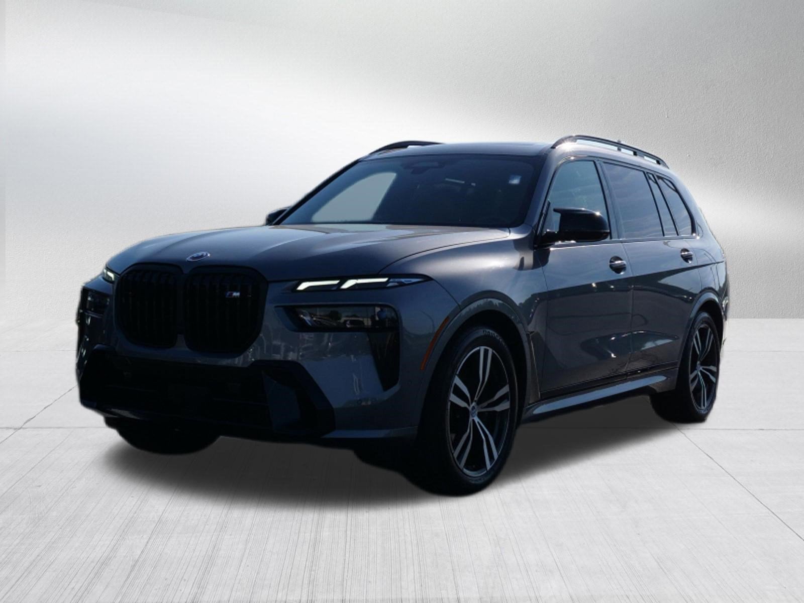 2023 BMW X7 M60i