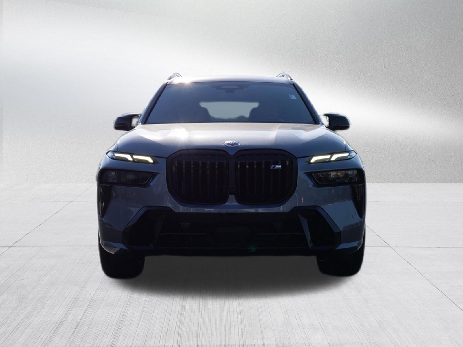 2023 BMW X7 M60i