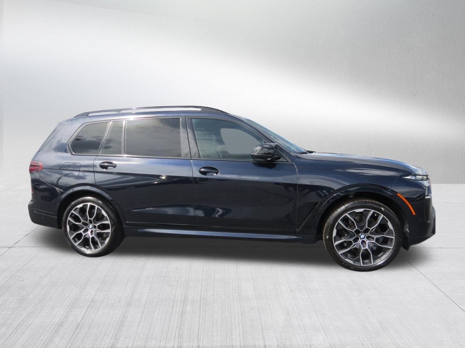 2025 BMW X7 M60i
