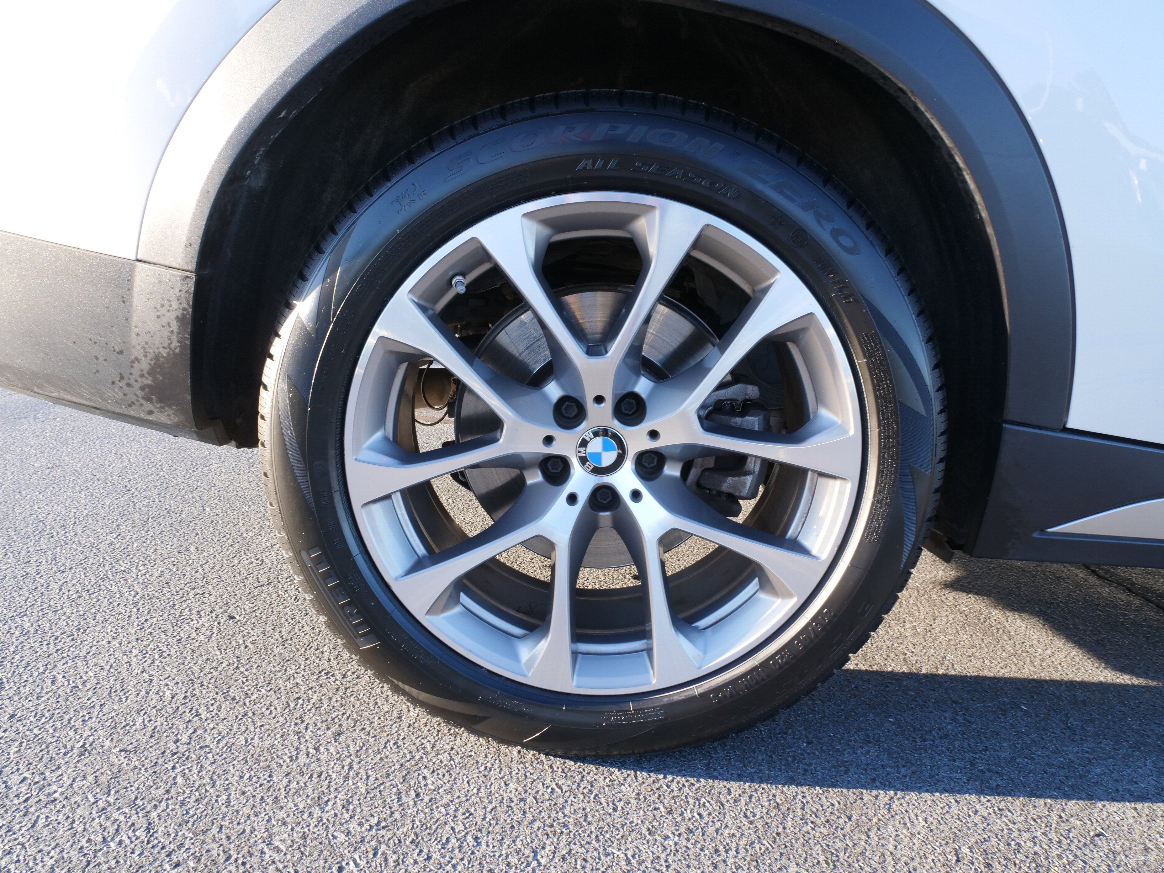 2022 BMW X6 xDrive40i