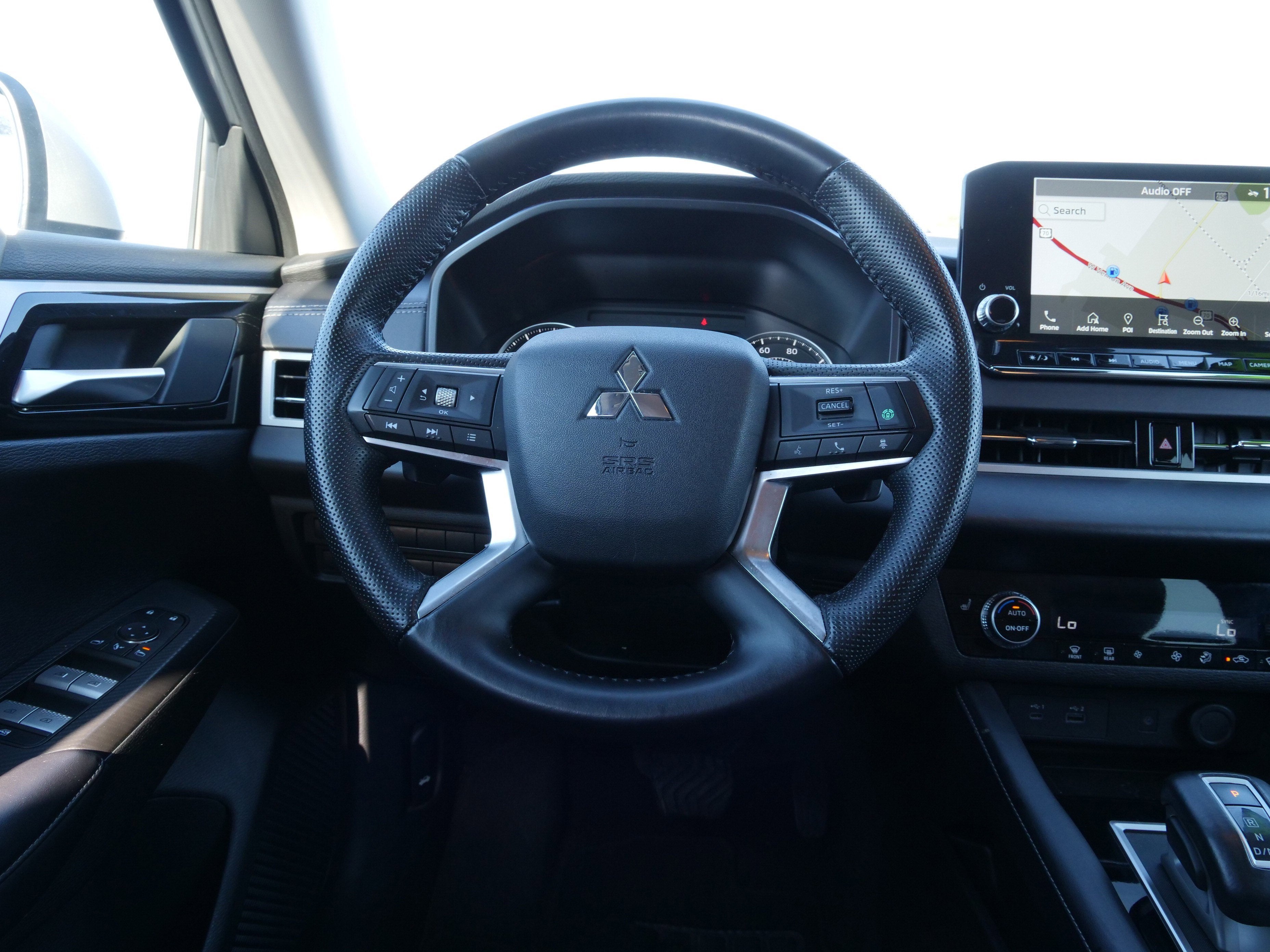 2024 Mitsubishi Outlander SE