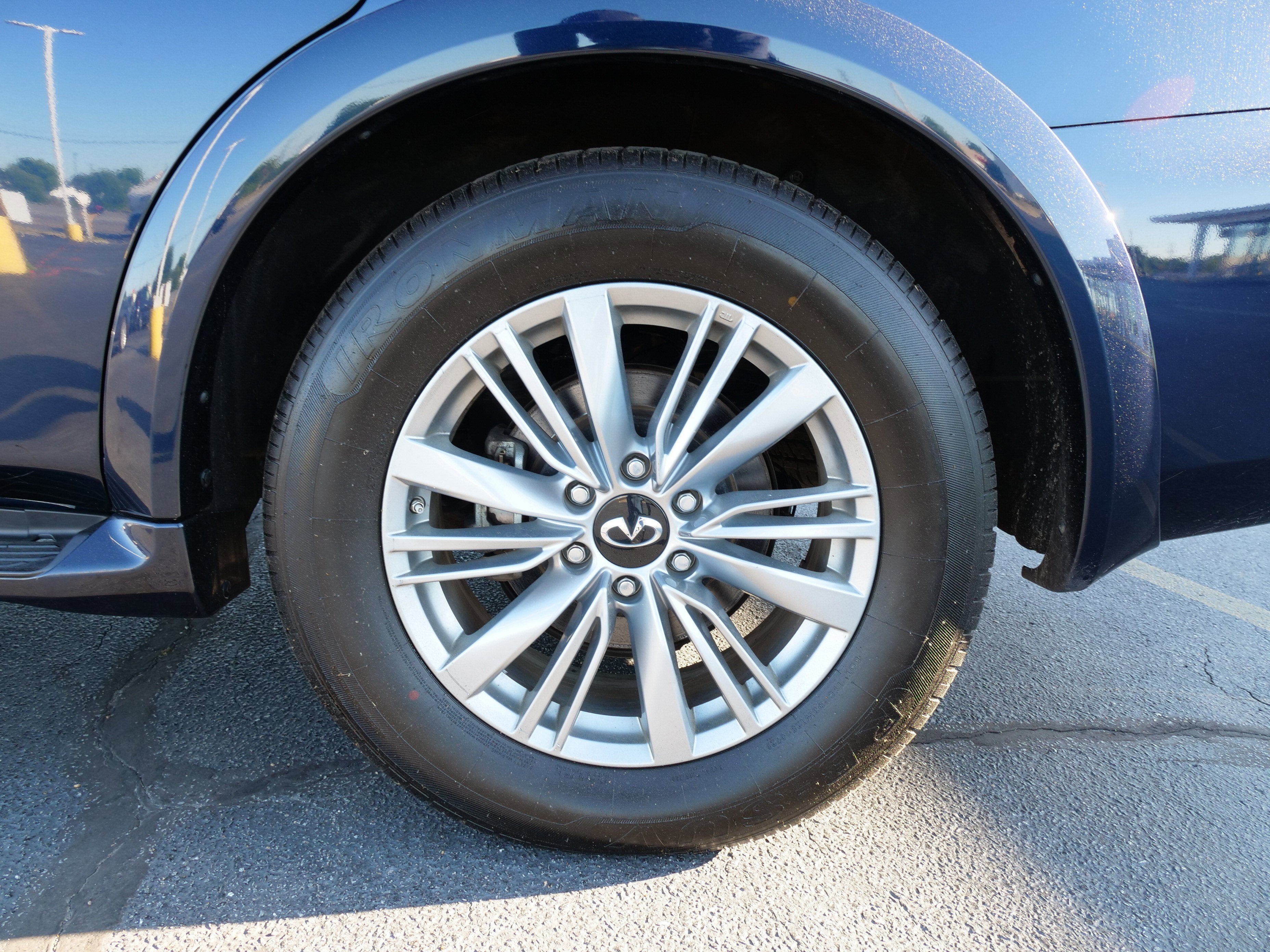 2024 INFINITI QX80 LUXE
