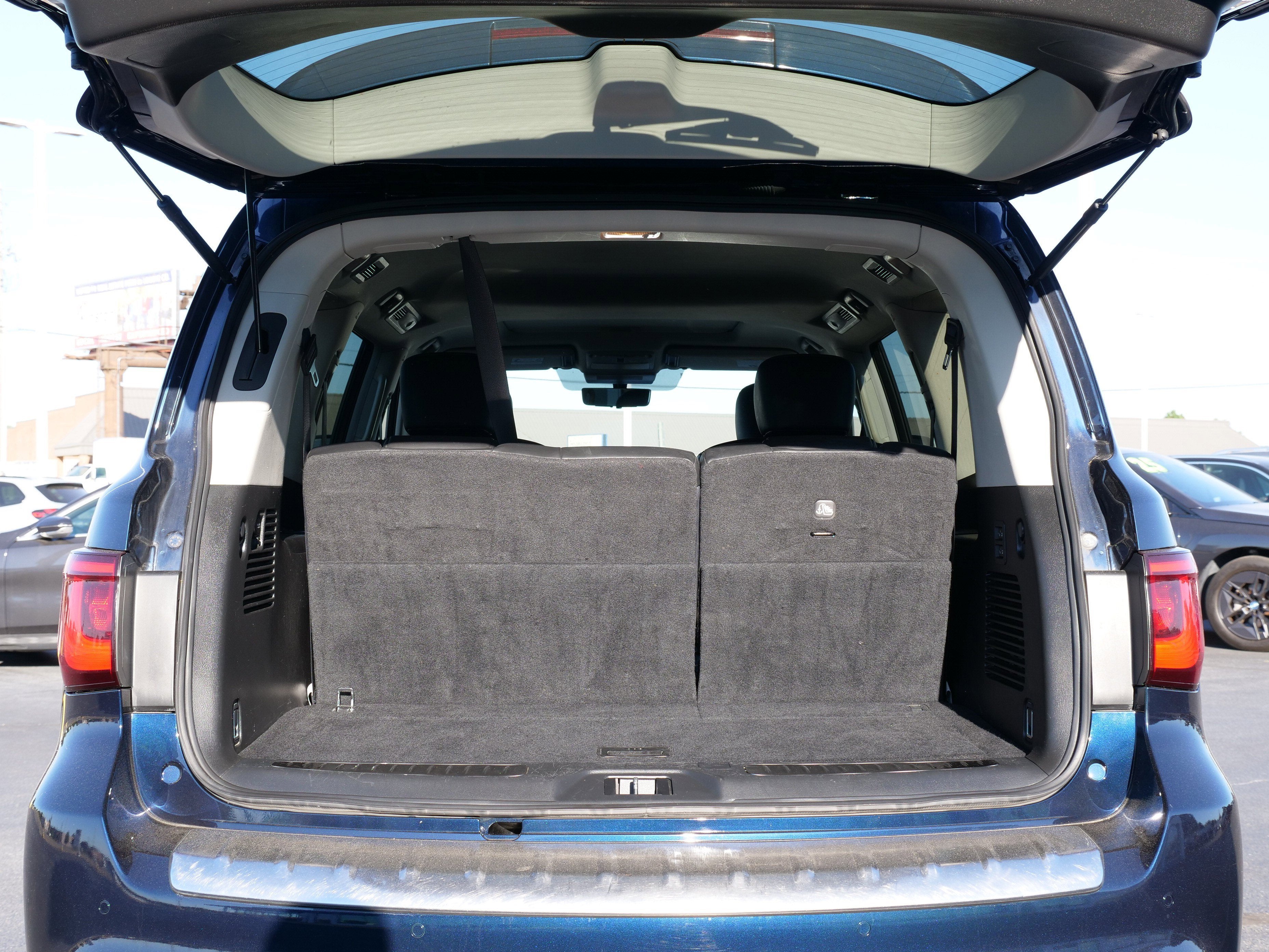 2024 INFINITI QX80 LUXE