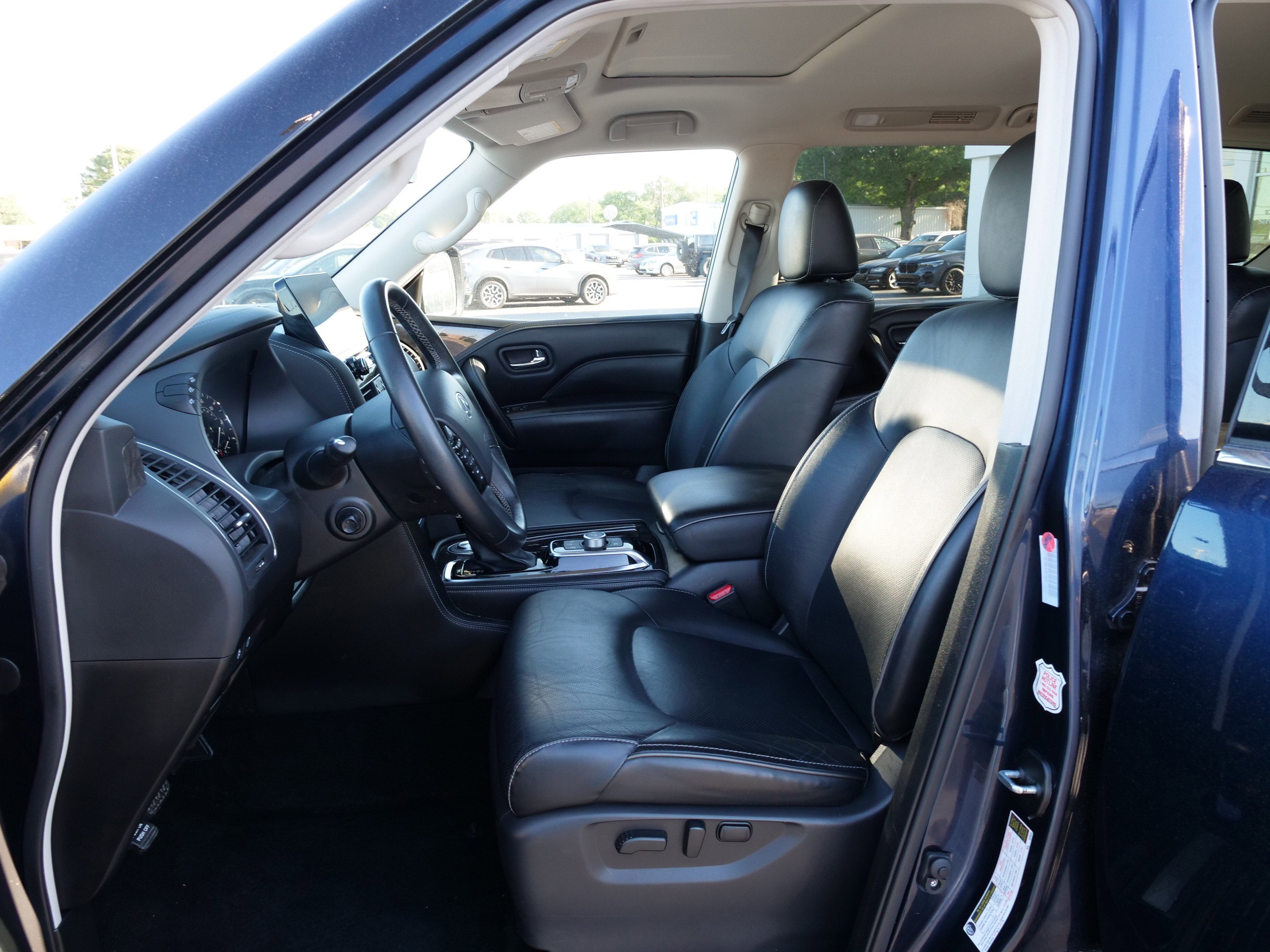 2024 INFINITI QX80 LUXE