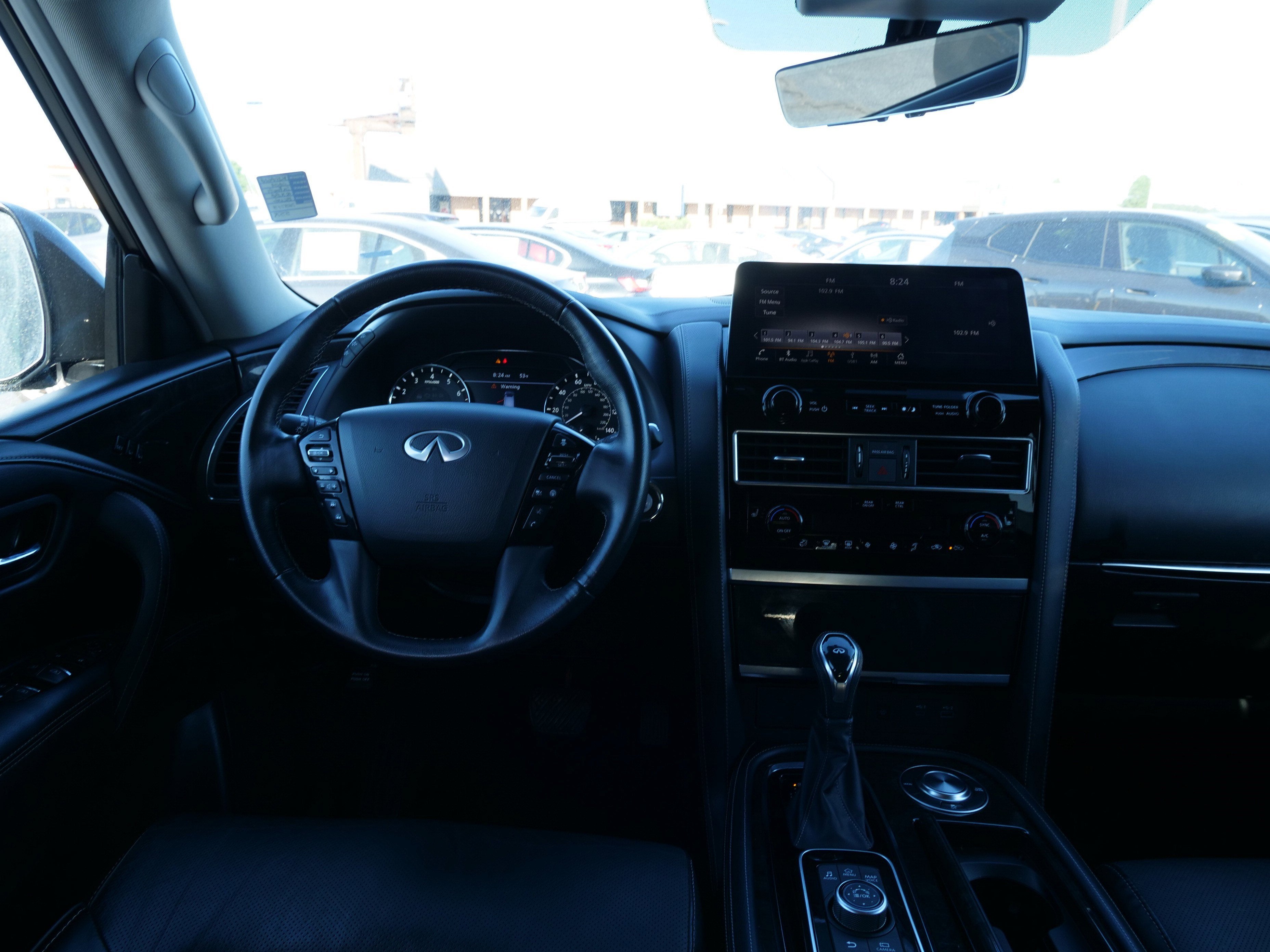 2024 INFINITI QX80 LUXE