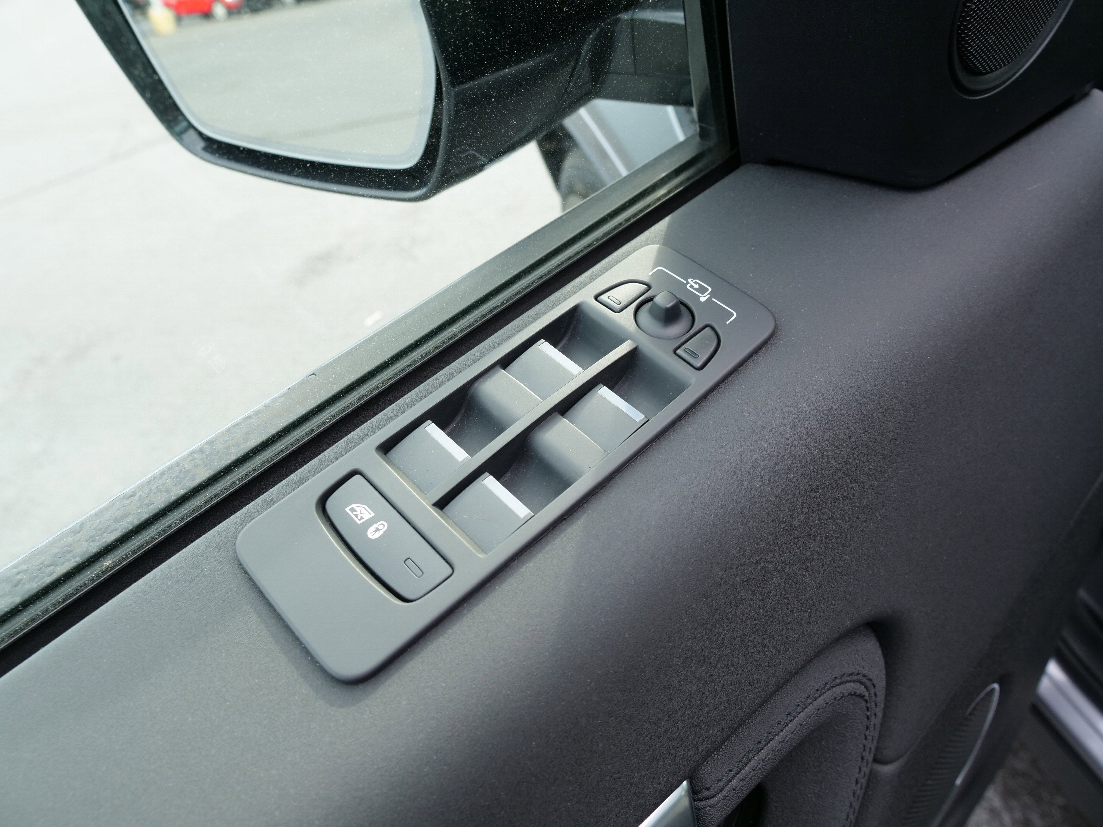 2025 Land Rover Discovery Sport S