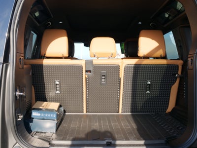 2024 Land Rover Defender V8