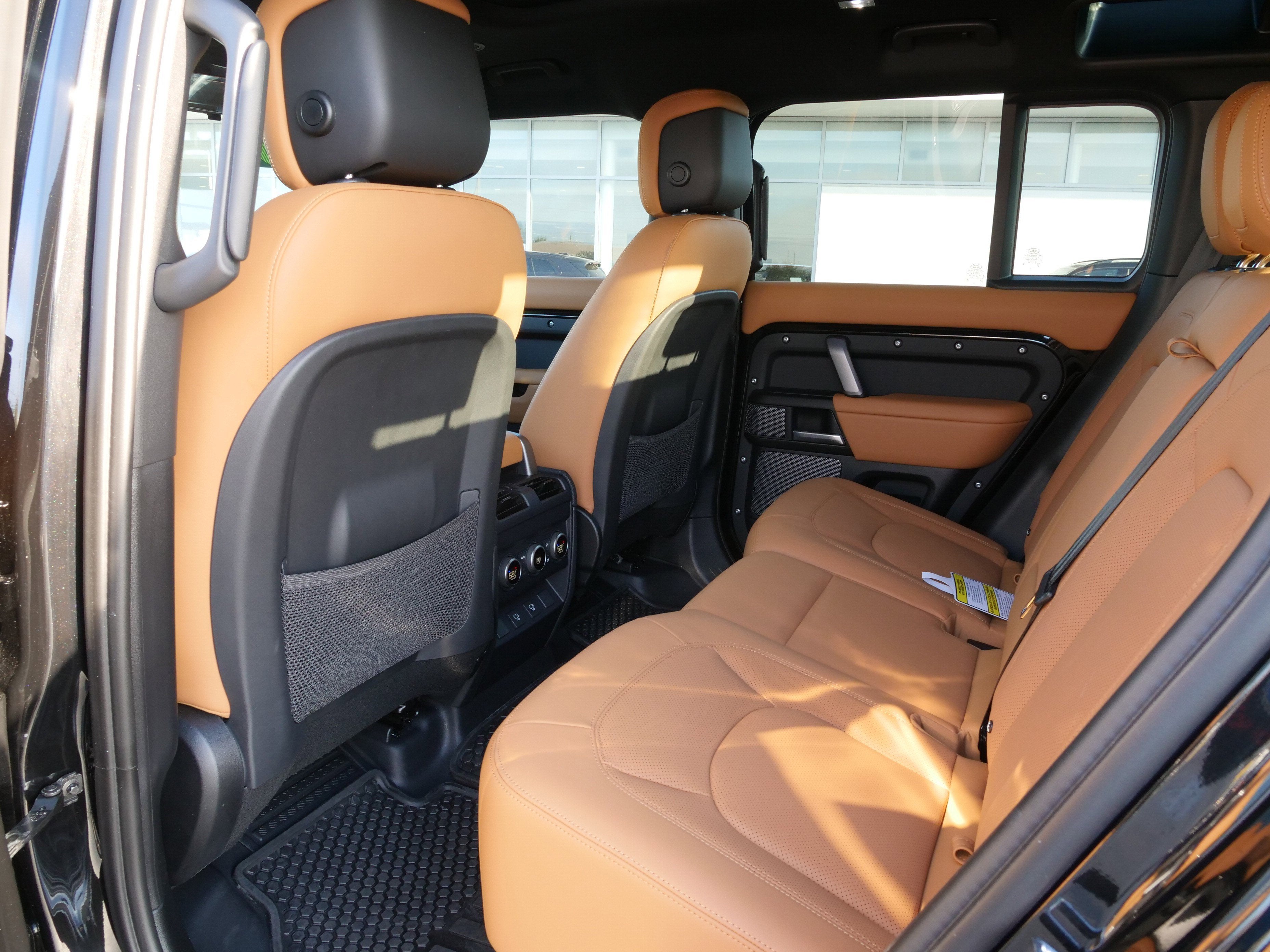 2024 Land Rover Defender V8