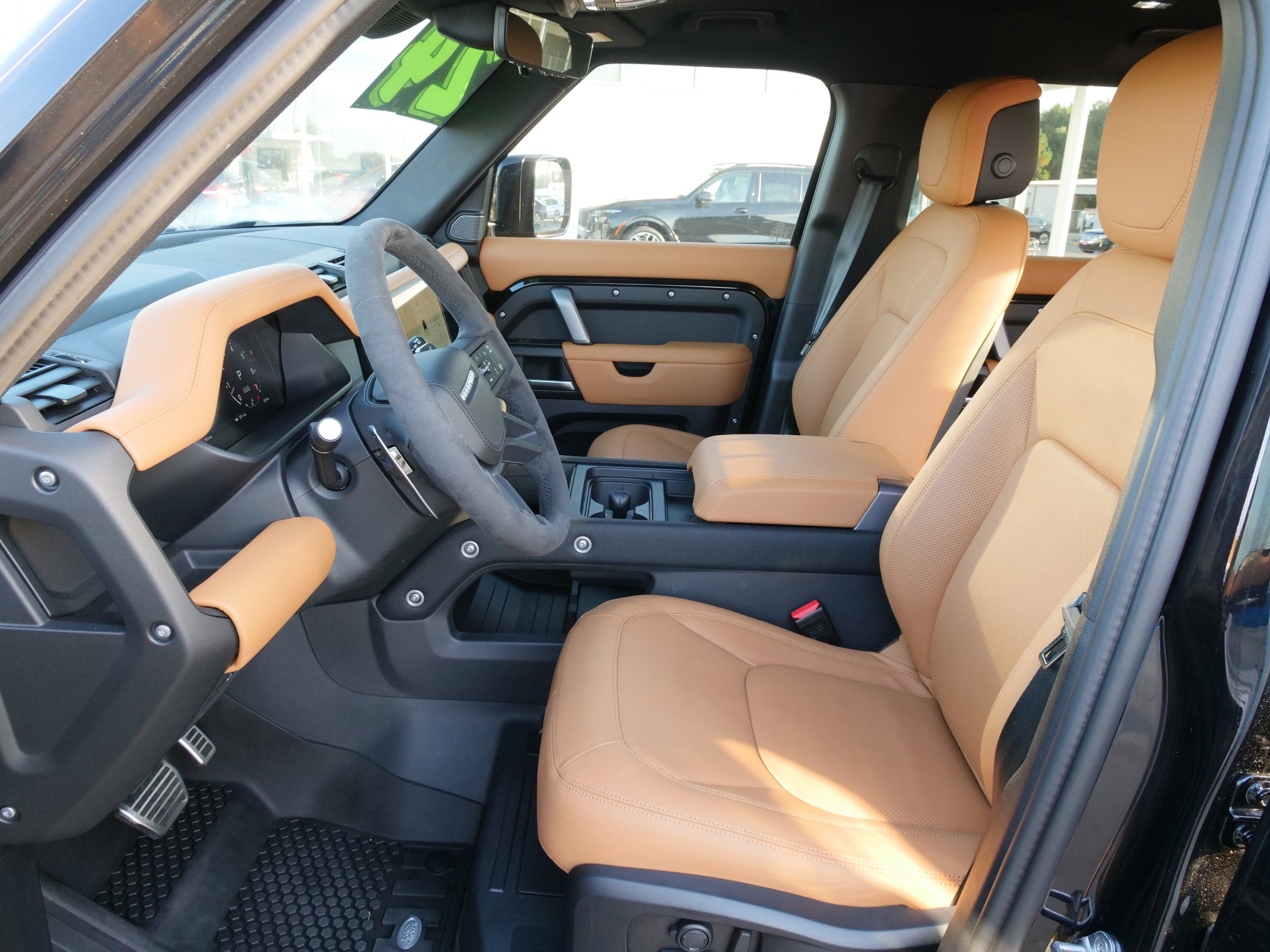 2024 Land Rover Defender V8